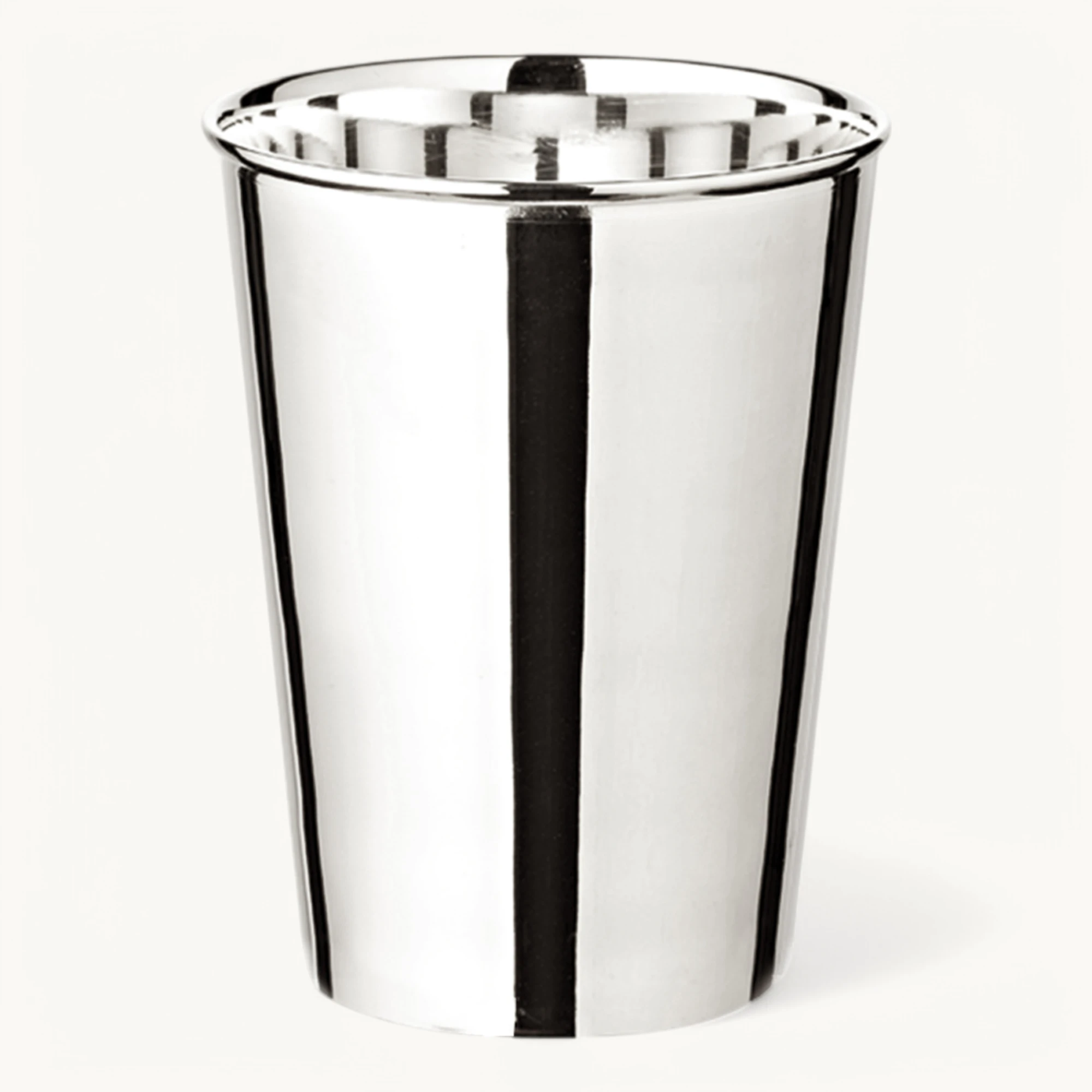 Trinkbecher Konus (Höhe 9 cm, Füllmenge 200 ml), schwerversilbert Trinkbecher Konus (Höhe 9 cm, Füllmenge 200 ml), schwerversilbert