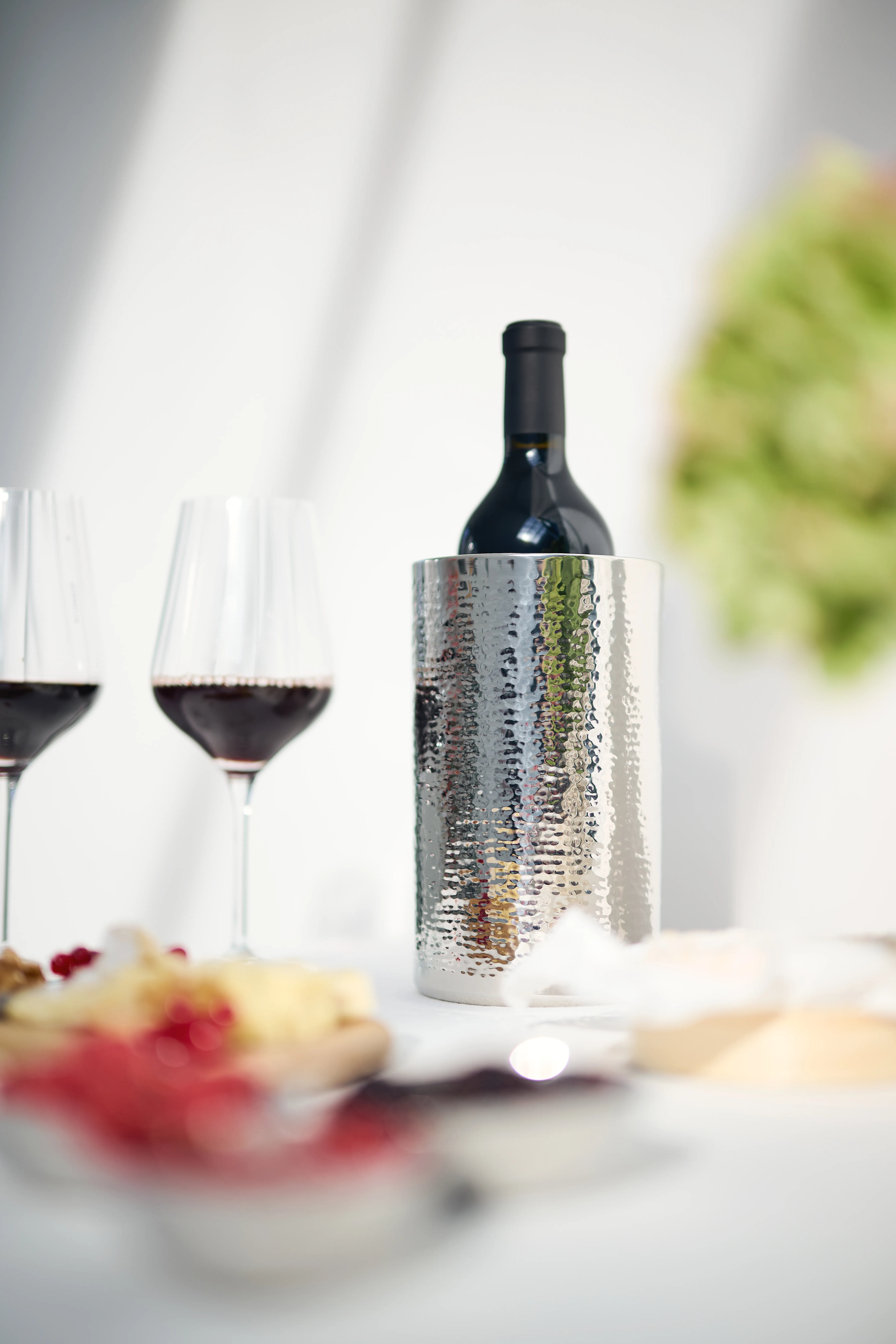 Flaschenkühler Nebraska (Höhe 20 cm, Ø 12 cm), fein gehämmert, Edelstahl hochglanzpoliert