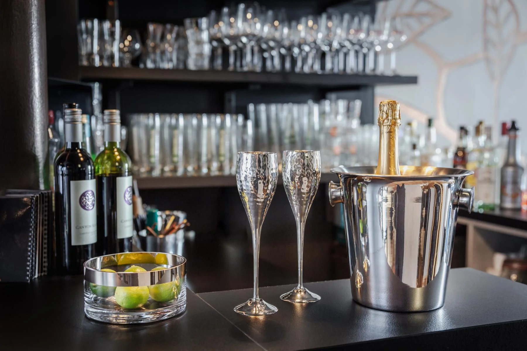 Flaschenkühler Joey (Höhe 22 cm, Ø 12 cm), mit Griffen, Edelstahl, hochglanzpoliert Flaschenkühler Joey (Höhe 22 cm, Ø 12 cm), mit Griffen, Edelstahl, hochglanzpoliert