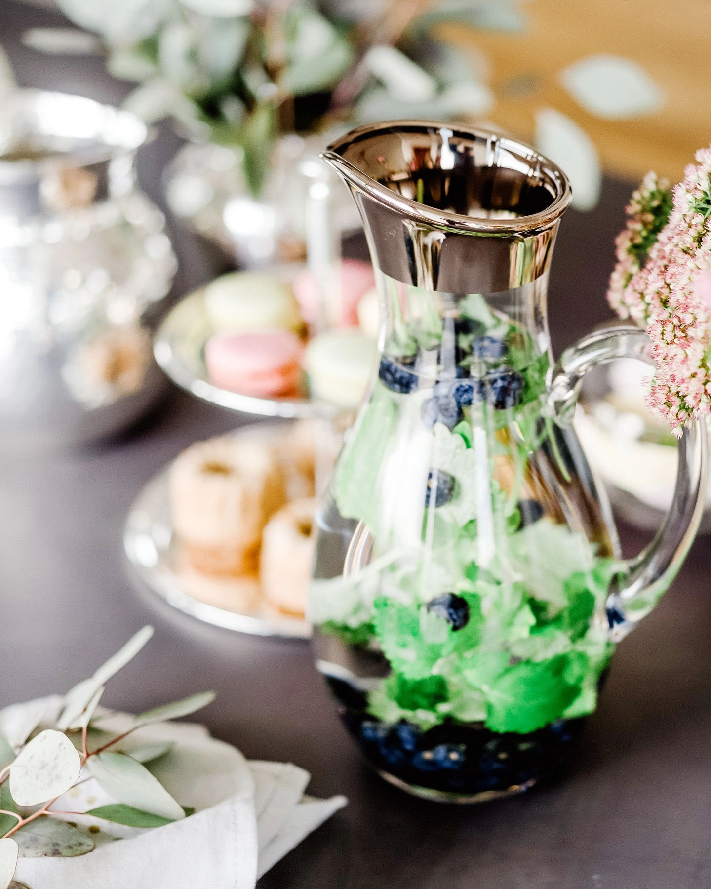 Krug Johnny (1,8 Liter), mundgeblasenes Kristallglas, Platinrand Krug Johnny (1,8 Liter), mundgeblasenes Kristallglas, Platinrand