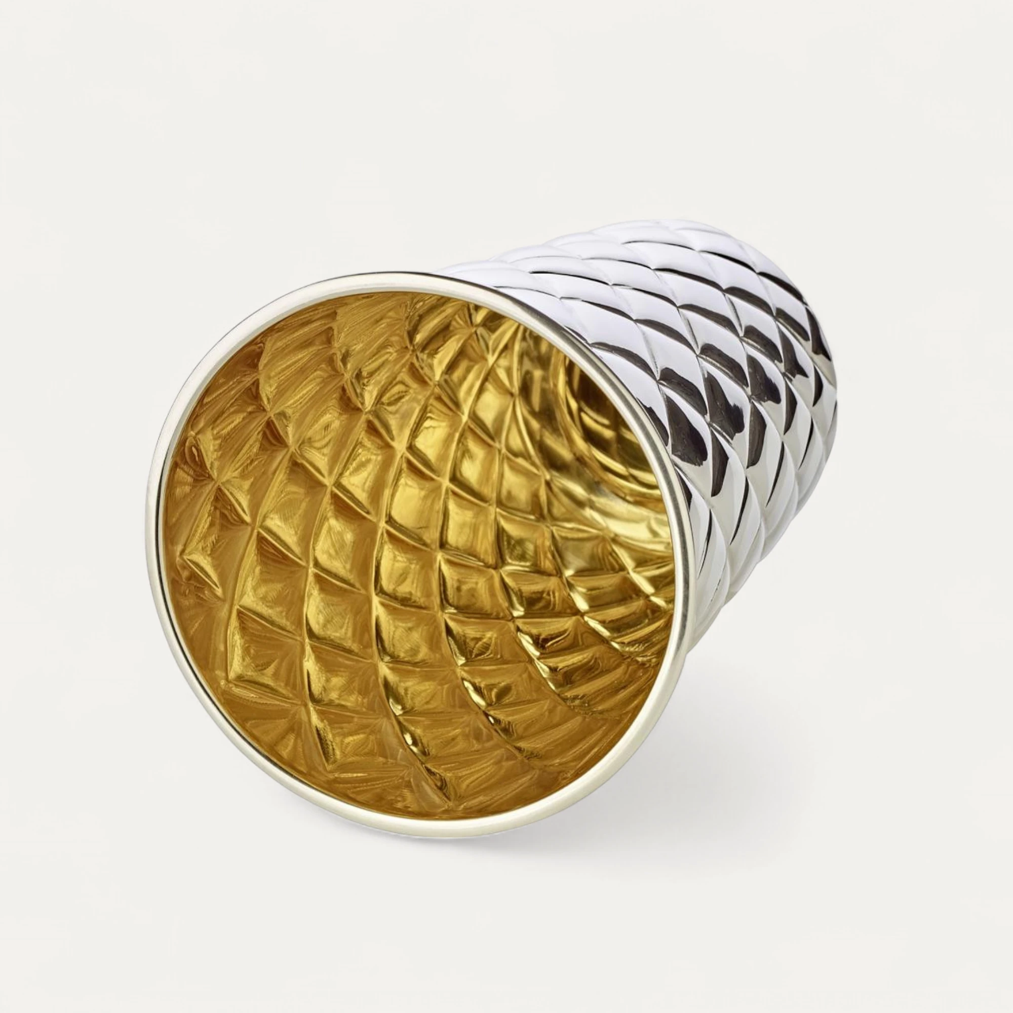 2. Wahl Silberbecher Pilar mit Rautenmuster, schwerversilbert, innen Goldfinish