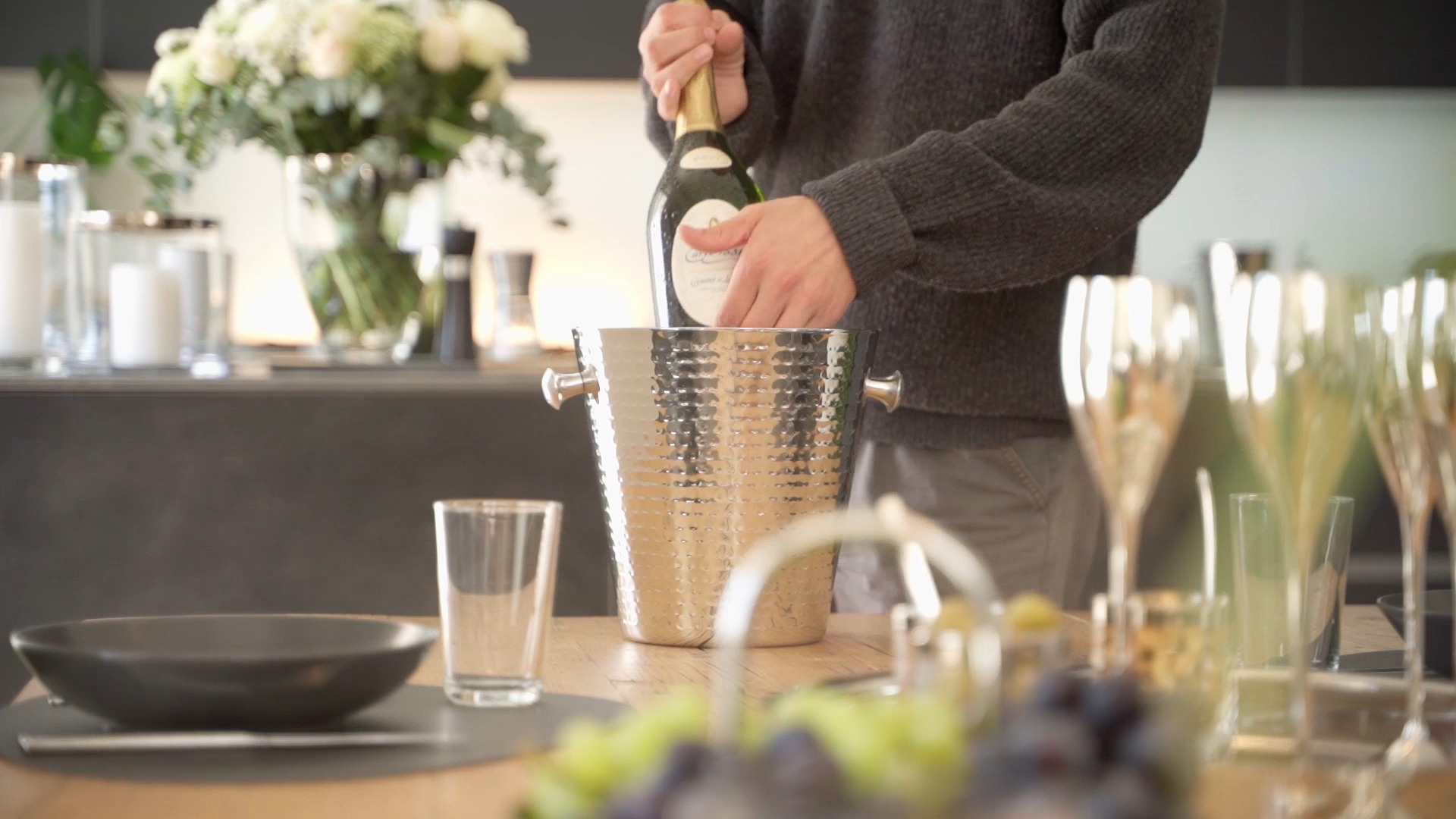 Flaschenkühler Valencia (Höhe 83 cm, Ø 23 cm) inkl. Ständer, gehämmert, Edelstahl, hochglanzpoliert