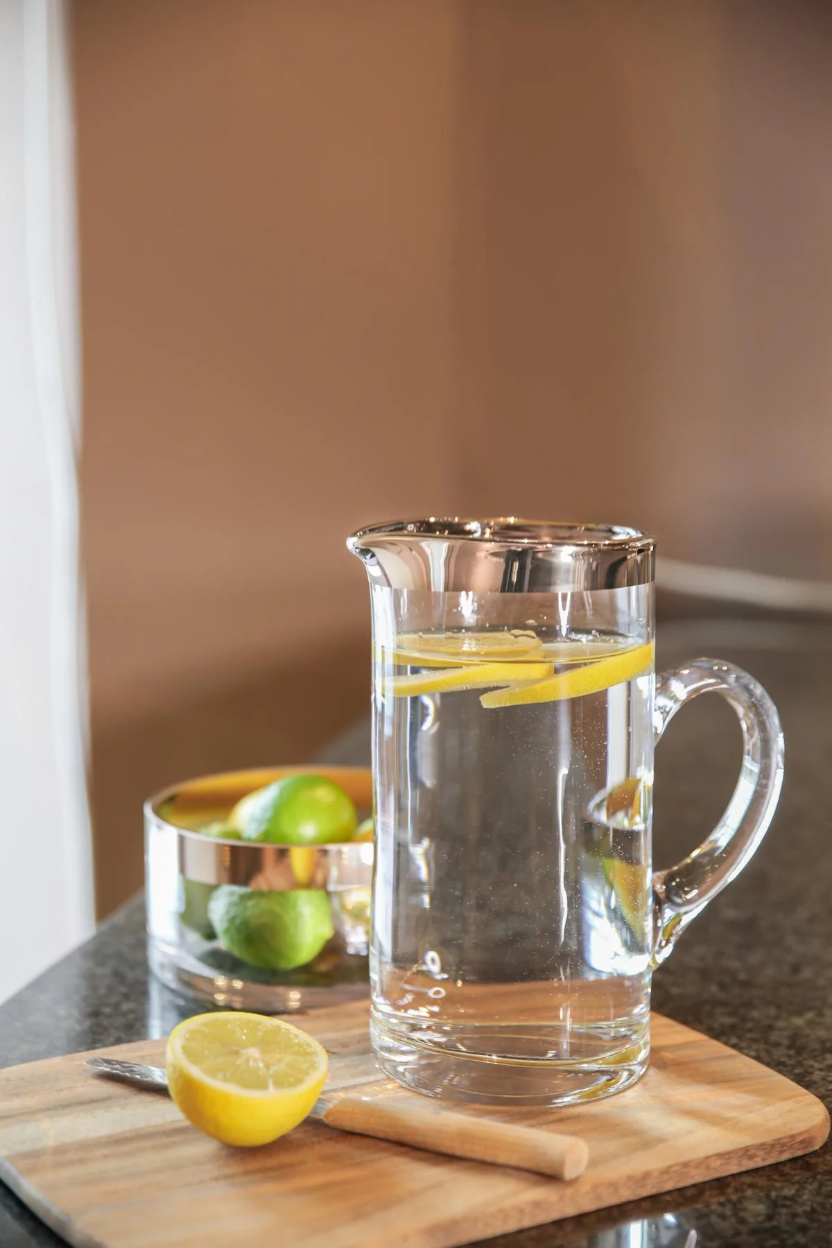 Krug Robert (1,0 Liter), mundgeblasenes Kristallglas, Platinrand Krug Robert (1,0 Liter), mundgeblasenes Kristallglas, Platinrand