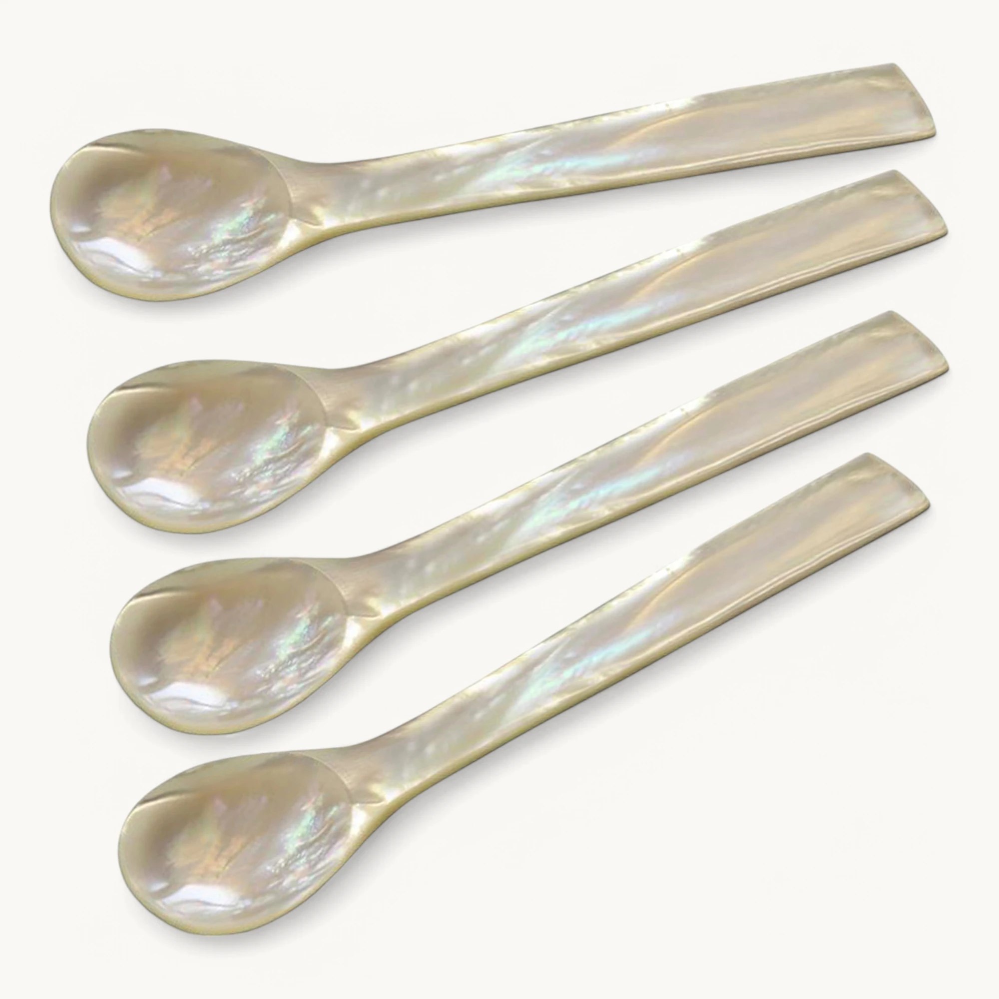 EDZARD 4er Set Eierlöffel (Länge 11 cm) aus echtem Meer-Perlmutt (Pinctada maxima), Handarbeit, 100% Naturprodukt, Griff oben eckig, edle Geschenkverpackung, Perlmuttlöffel für Ei und Kaviar