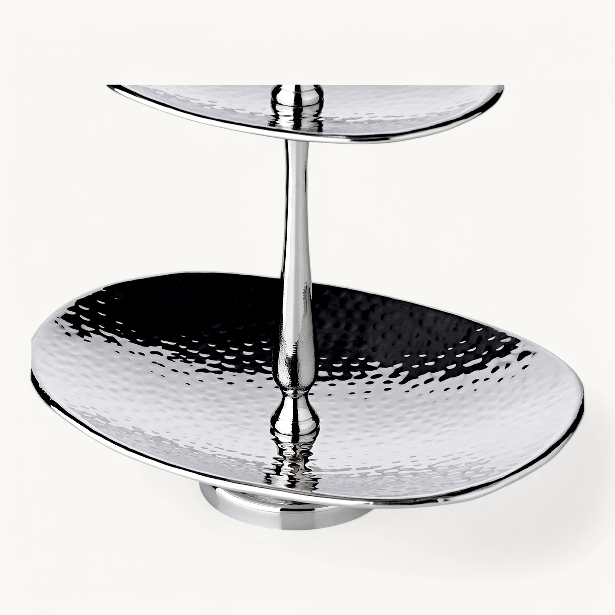 Etagere Gulf (Höhe 34 cm), mit 2 Ebenen, oval, Edelstahl gehämmert, hochglanzpoliert