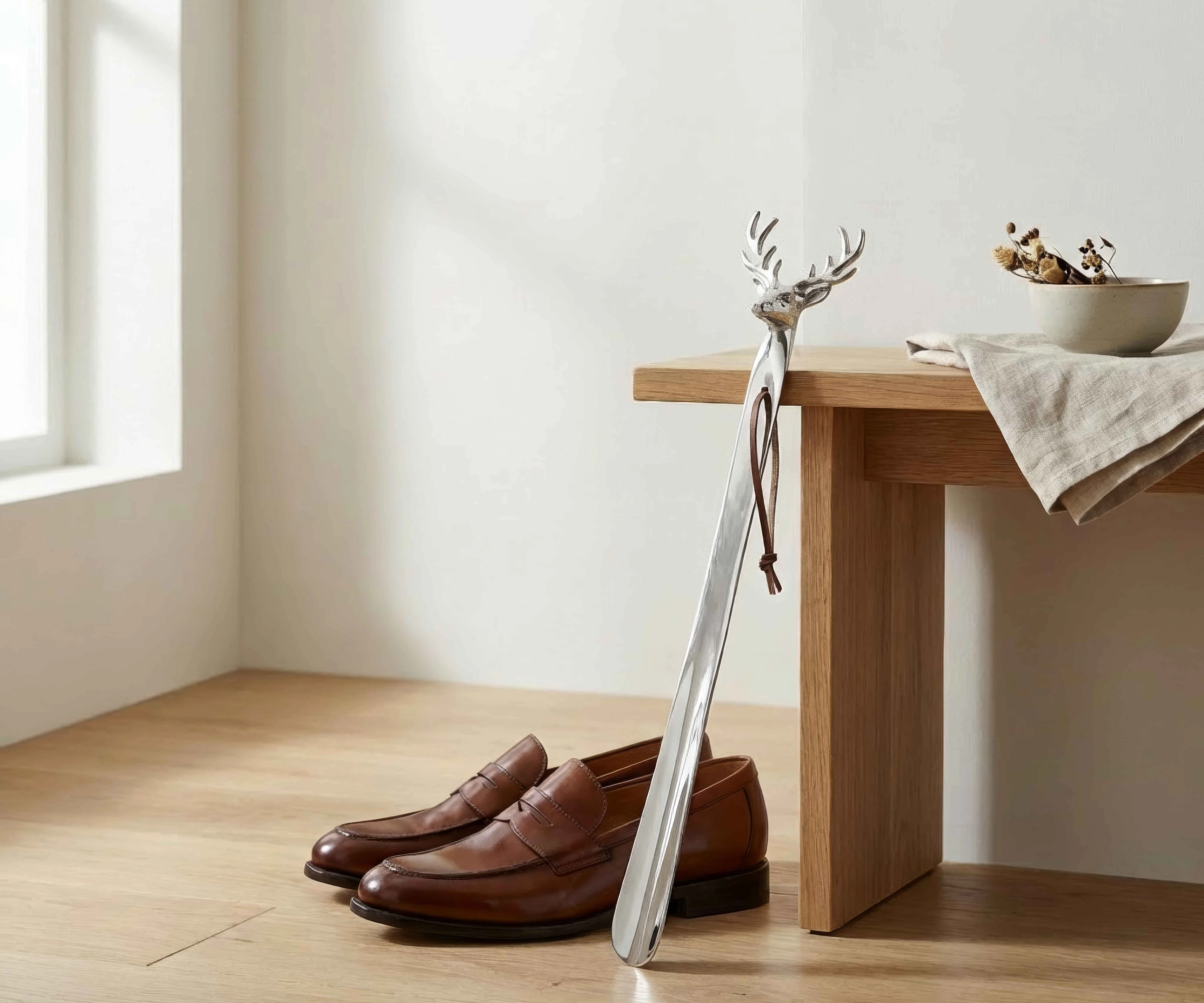 Schuhlöffel Targo, L 55cm, vernickelt hochglanzpoliert, Echtleder Band