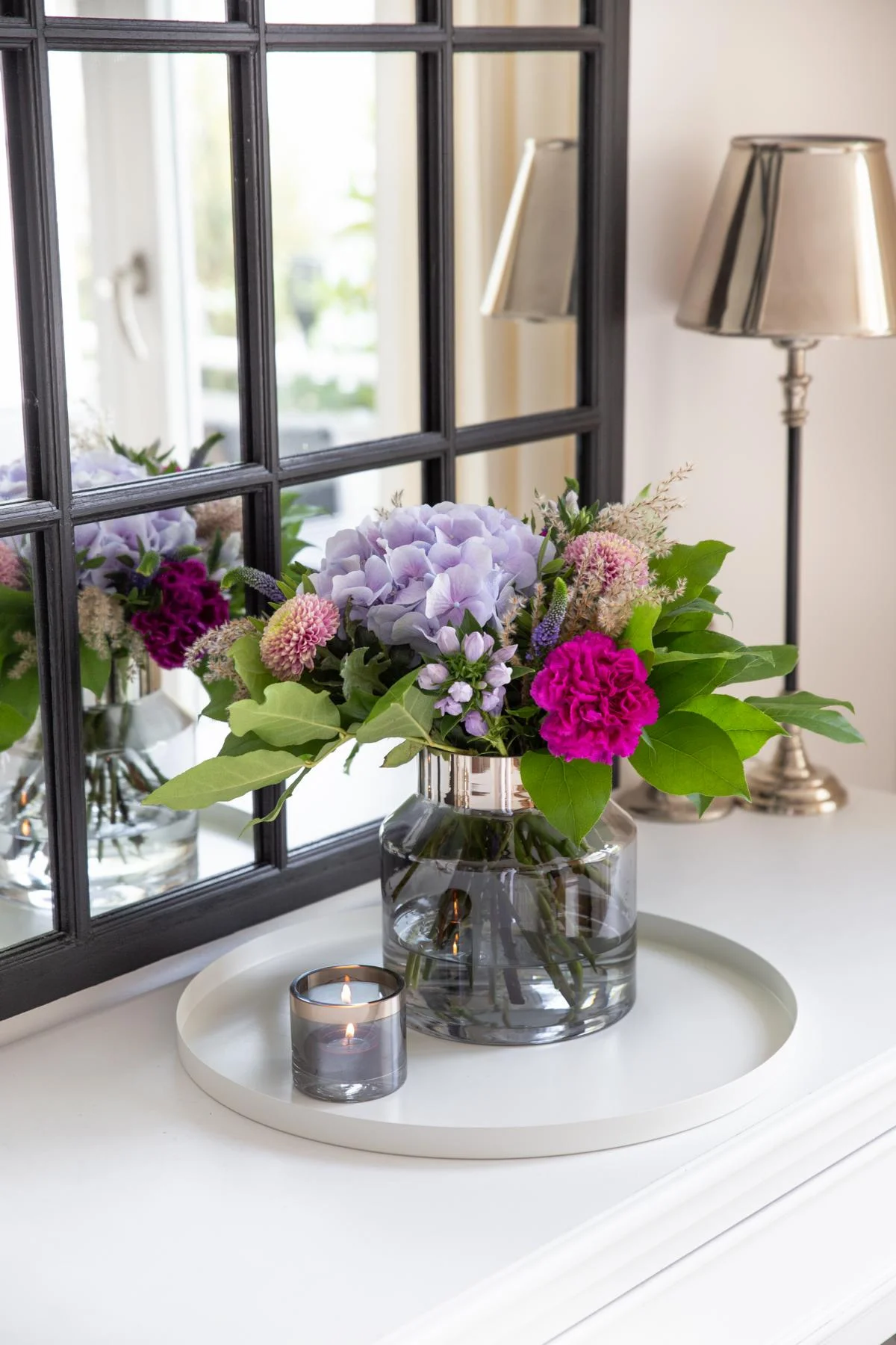 Vase Gabi (Höhe 19 cm, Ø 17 cm), dunkles mundgeblasenes Kristallglas mit Platinrand Vase Gabi (Höhe 19 cm, Ø 17 cm), dunkles mundgeblasenes Kristallglas mit Platinrand