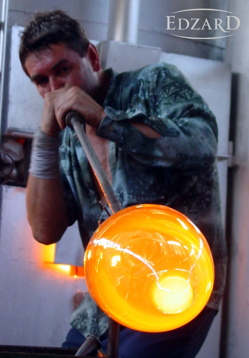 Vase Toby (Höhe 23 cm, Ø 22 cm), mundgeblasenes Kristallglas mit Platinrand Vase Toby (Höhe 23 cm, Ø 22 cm), mundgeblasenes Kristallglas mit Platinrand