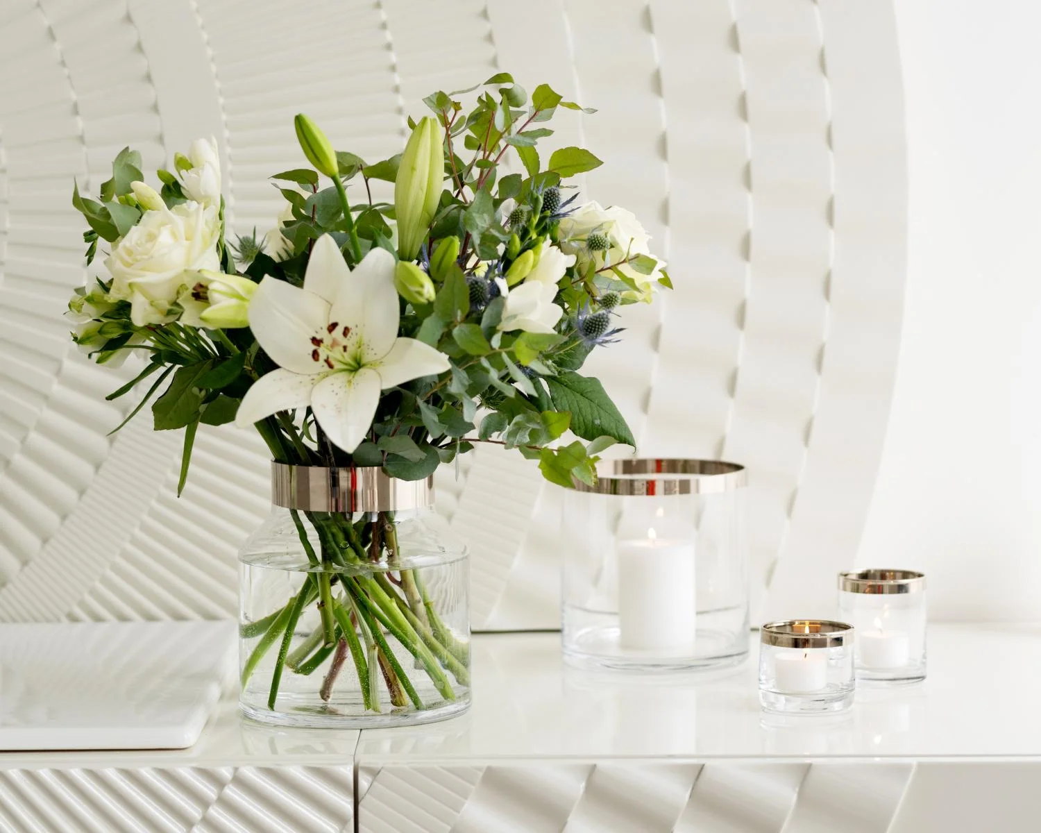 Vase Gabi (Höhe 19 cm, Ø 17 cm), mundgeblasenes Kristallglas mit Platinrand Vase Gabi (Höhe 19 cm, Ø 17 cm), mundgeblasenes Kristallglas mit Platinrand