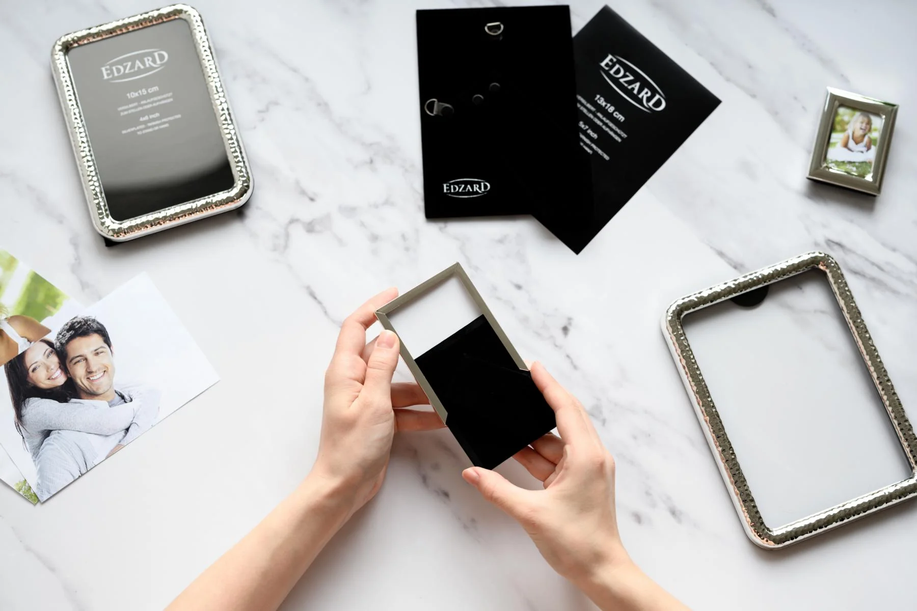 Bilderrahmen Genua (6x9 cm), edel versilbert, anlaufgeschützt Bilderrahmen Genua (6x9 cm), edel versilbert, anlaufgeschützt