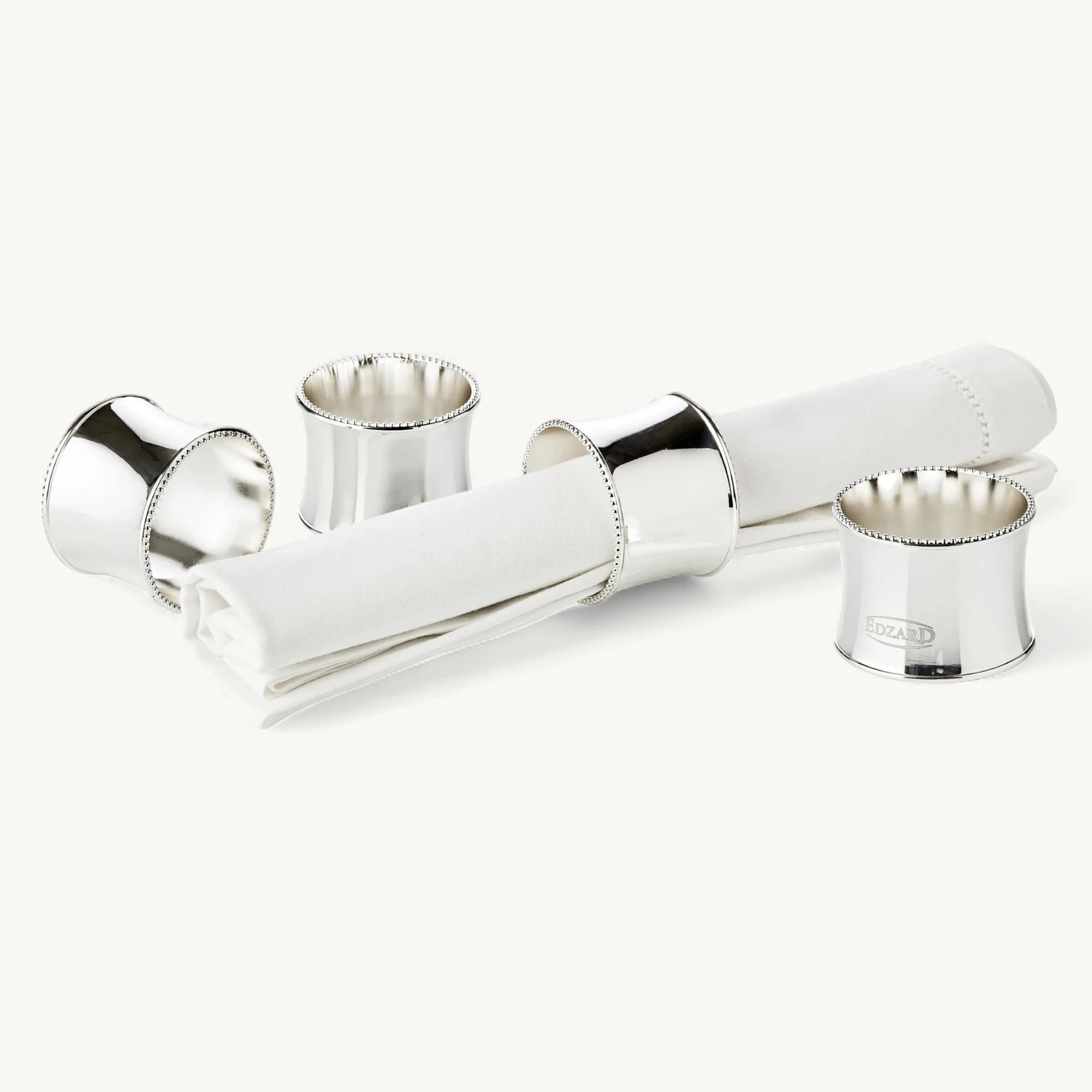 Echtwerk 4er-Set: Serviettenringe "Stern" in Schwarz - 7 cm günstig kaufen Echtwerk 4er-Set: Serviettenringe "Stern" in Schwarz - 7 cm günstig kaufen