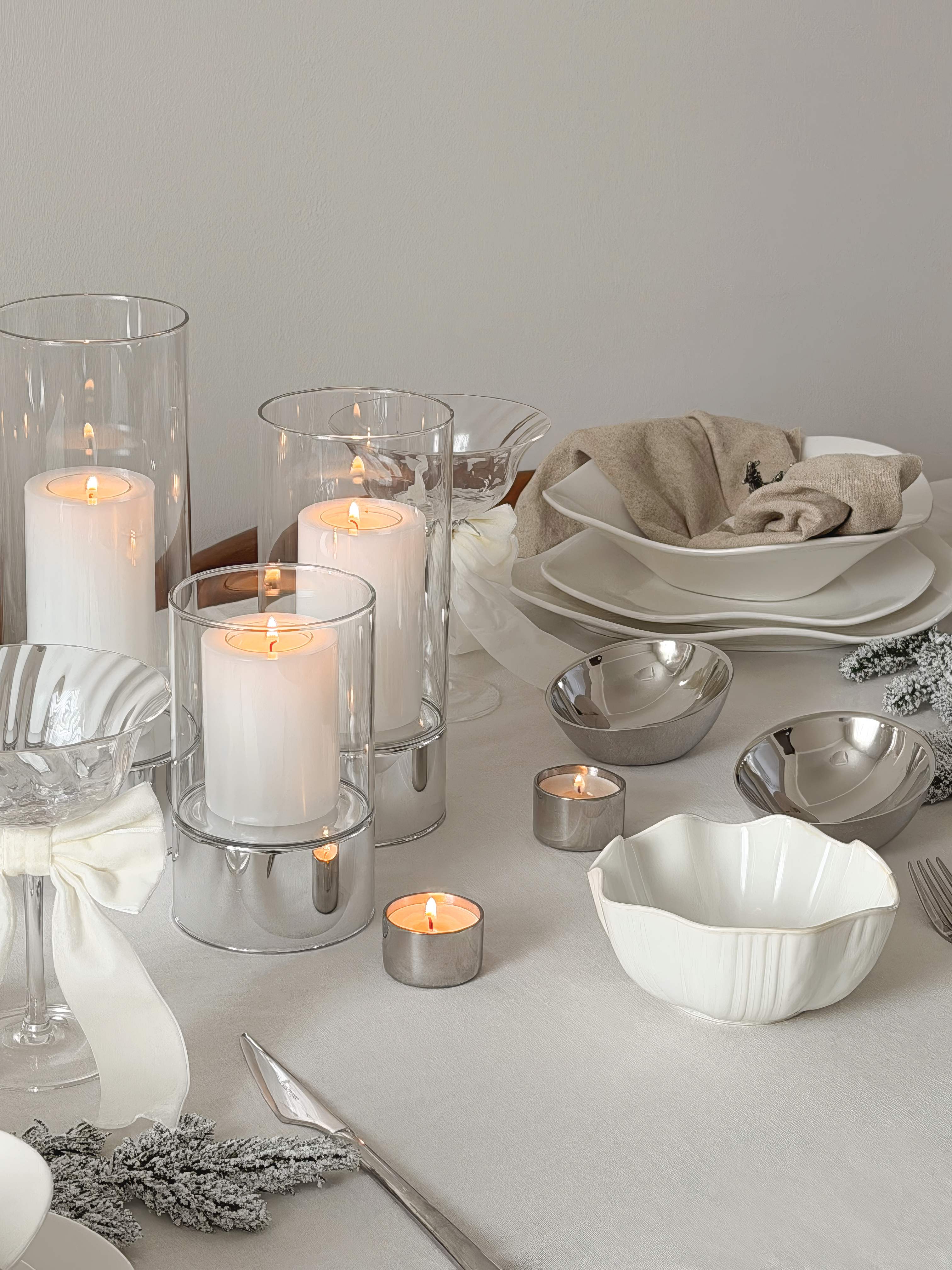 Dauerkerze Cornelius (Höhe 9 cm, ø 8 cm), weiß, Teelichthalter hitzebeständig 90°