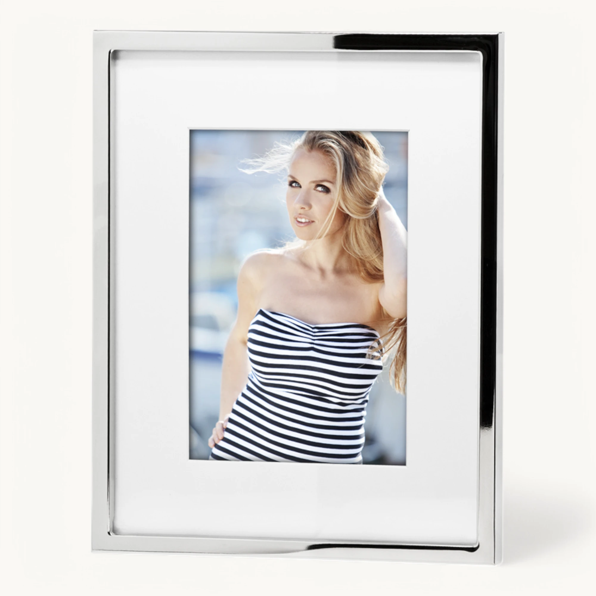 Bilderrahmen Rivoli (13x18 cm), Passepartout, edel versilbert, anlaufgeschützt, 2 Aufhängern Bilderrahmen Rivoli (13x18 cm), Passepartout, edel versilbert, anlaufgeschützt, 2 Aufhängern