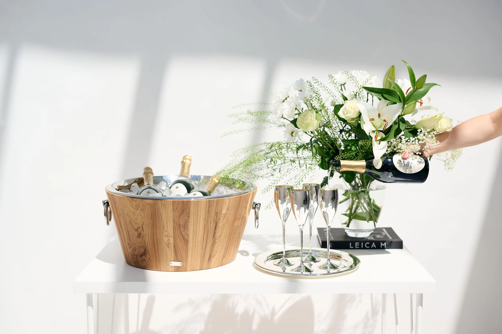 Champagnerkühler Santiago (Ø 46 cm, Höhe 23 cm) Teakholz, Edelstahl hochglanzpoliert, mit Griffen