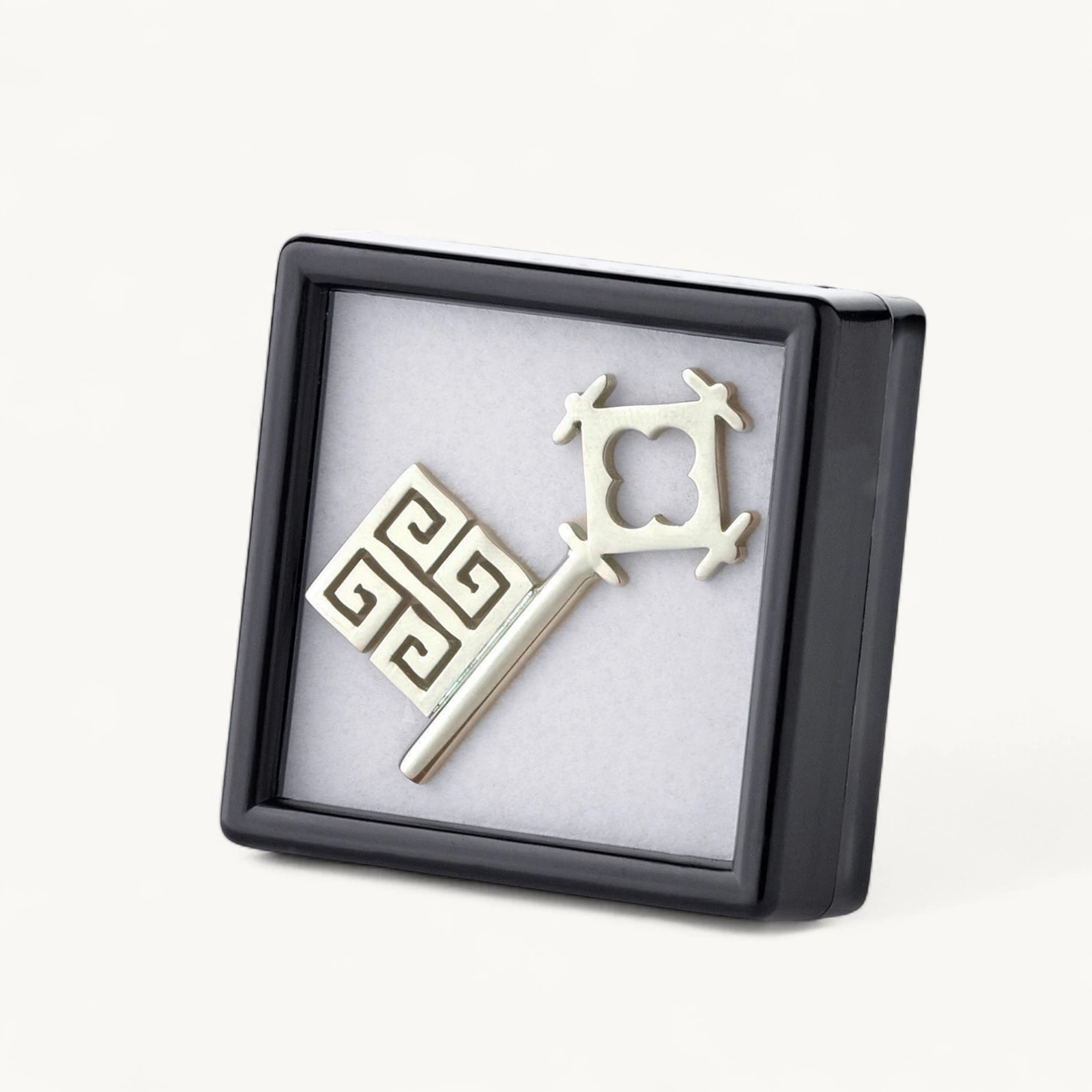 Bremer Schlüssel mit Kette, vernickelt, L 4,5 cm