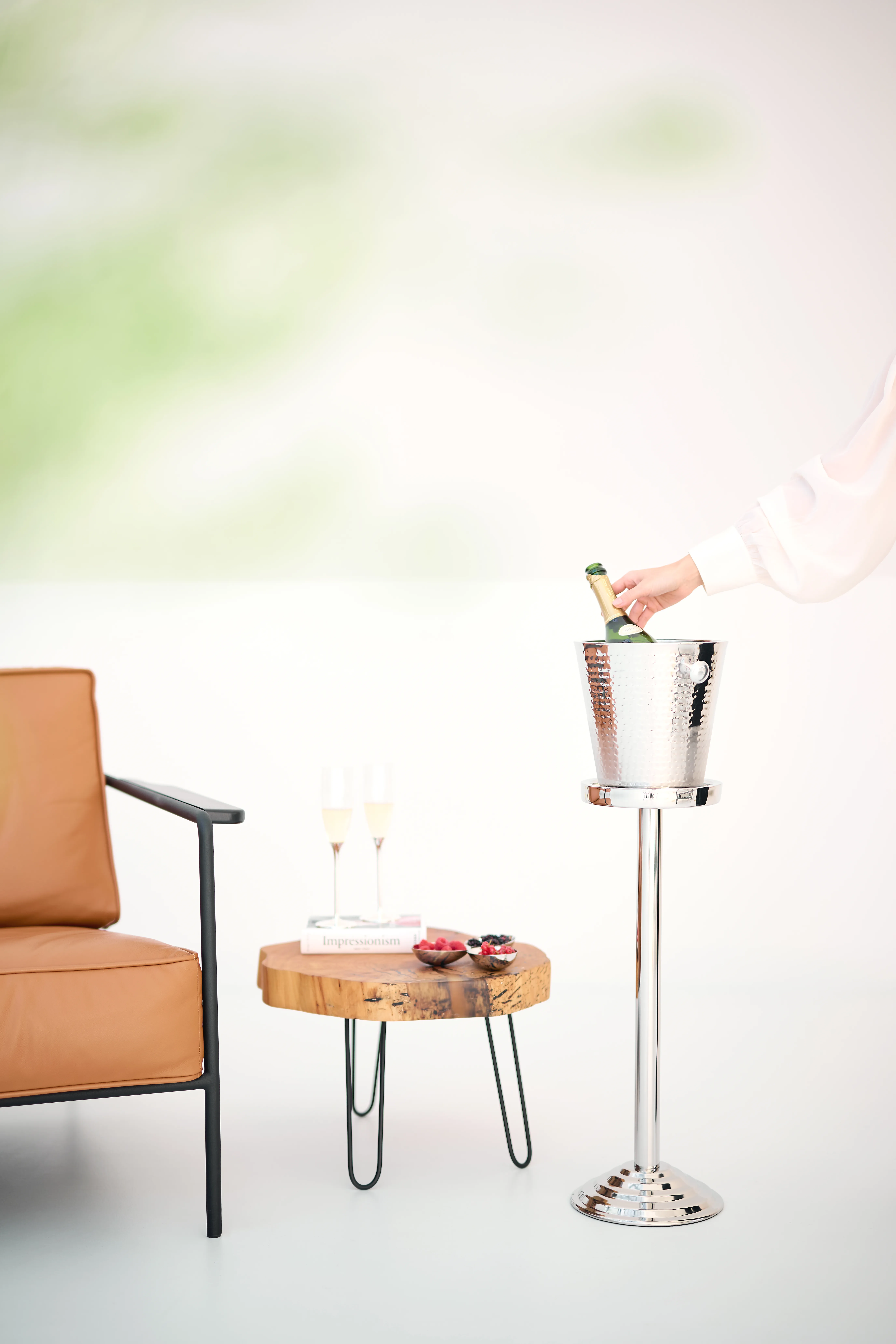 Flaschenkühler Valencia (Höhe 83 cm, Ø 23 cm) inkl. Ständer, gehämmert, Edelstahl, hochglanzpoliert