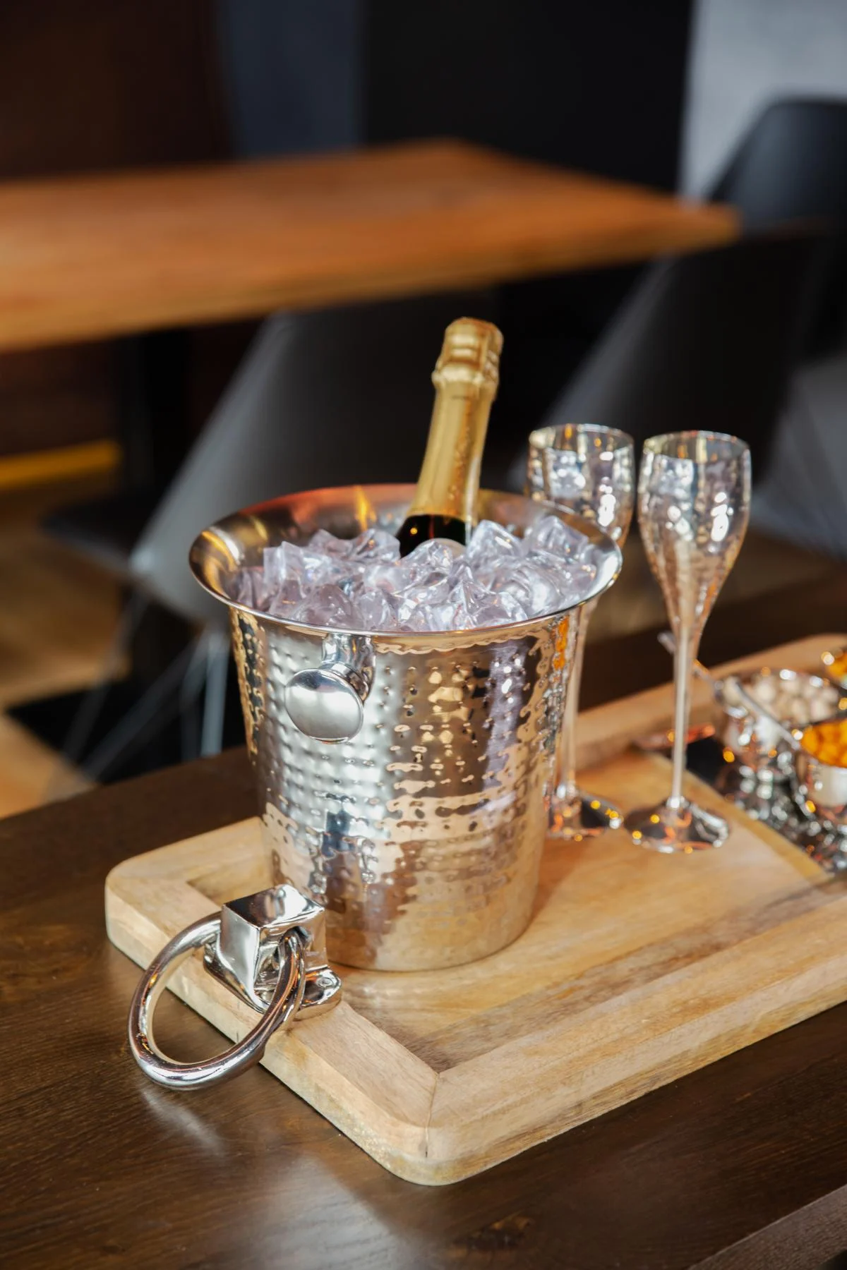 3er-Set Sektkühler Joey (Höhe 23 cm, Ø 21 cm), mit Griffen, gehämmert, Edelstahl, hochglanzpoliert 3er-Set Sektkühler Joey (Höhe 23 cm, Ø 21 cm), mit Griffen, gehämmert, Edelstahl, hochglanzpoliert