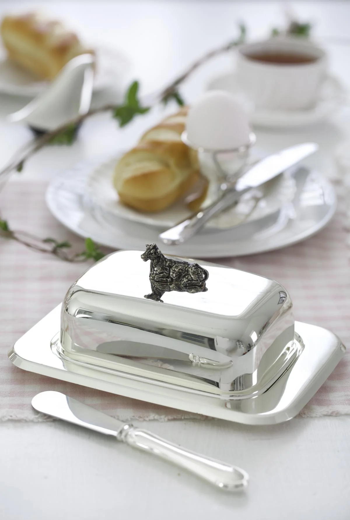 Butterdose Kuh (250 g Butter), Kuh-Figur, edel versilbert, mit Glasschale & Buttermesser Butterdose Kuh (250 g Butter), Kuh-Figur, edel versilbert, mit Glasschale & Buttermesser