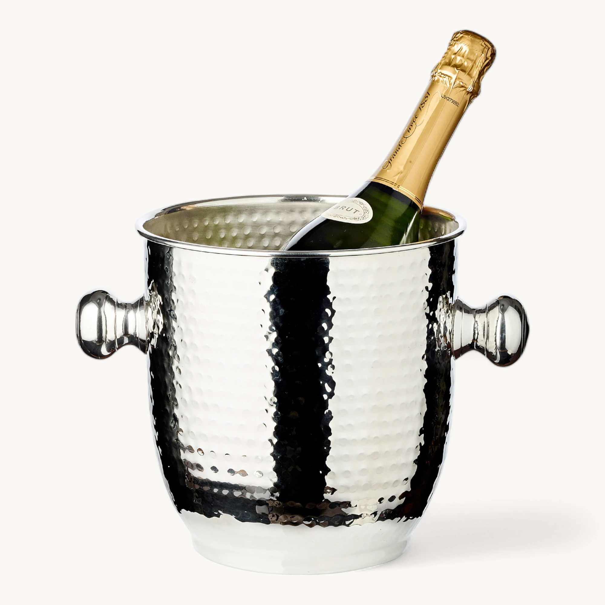 Flaschenkühler Alto (Höhe 20 cm, Ø 19 cm), gehämmert, edel versilbert, anlaufgeschützt Flaschenkühler Alto (Höhe 20 cm, Ø 19 cm), gehämmert, edel versilbert, anlaufgeschützt