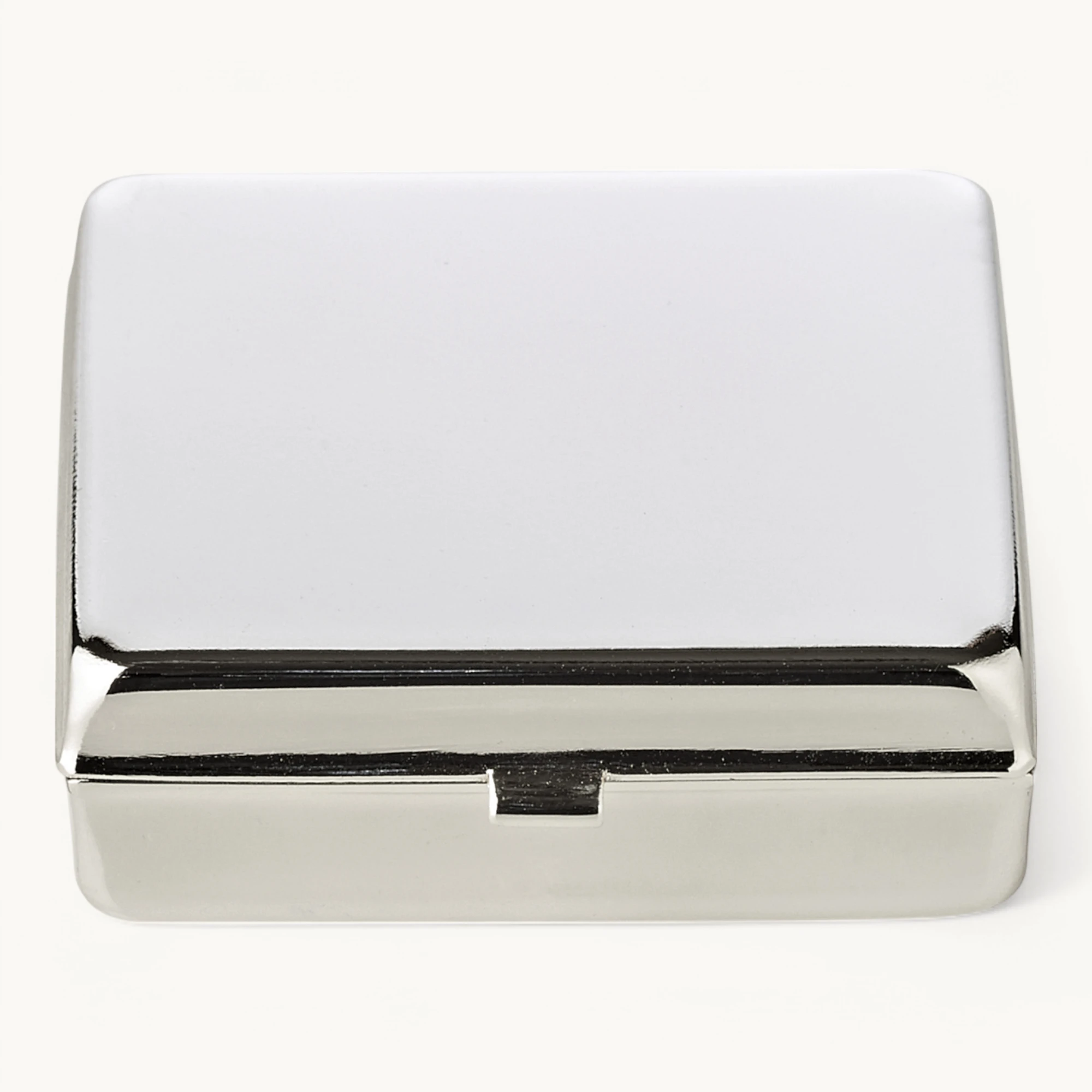 Pillendose Lydia mit Spiegel, 2 Fächer, edel versilbert, anlaufgeschützt, 5 x 5 cm Pillendose Lydia mit Spiegel, 2 Fächer, edel versilbert, anlaufgeschützt, 5 x 5 cm