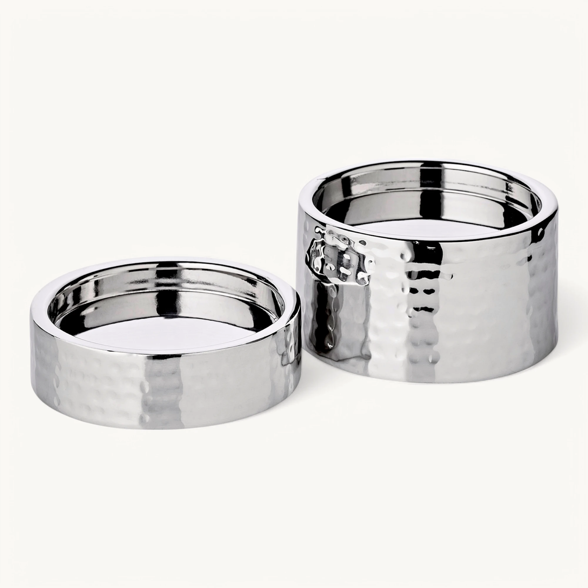 2er-Set Kerzenhalter Luca (Höhe 2,5 cm & 5 cm, Ø 9,5 cm), gehämmert, Edelstahl, hochglanzpoliert