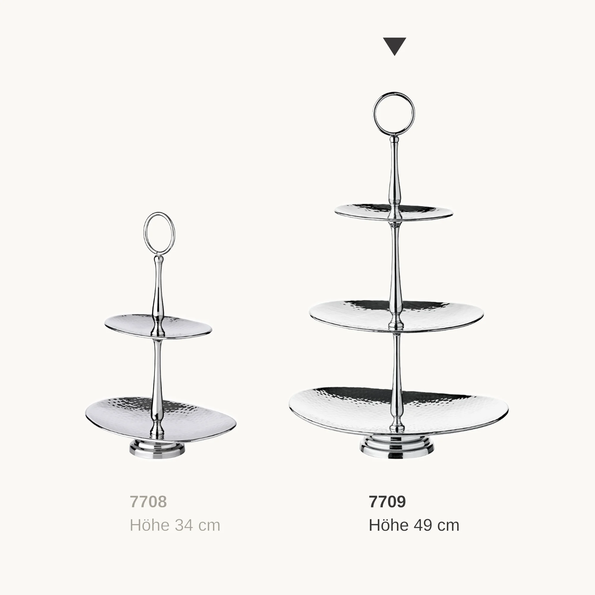 Etagere Gulf (Höhe 49 cm, 3-stöckig), oval, Edelstahl, gehämmert, hochglanzpoliert Etagere Gulf (Höhe 49 cm, 3-stöckig), oval, Edelstahl, gehämmert, hochglanzpoliert