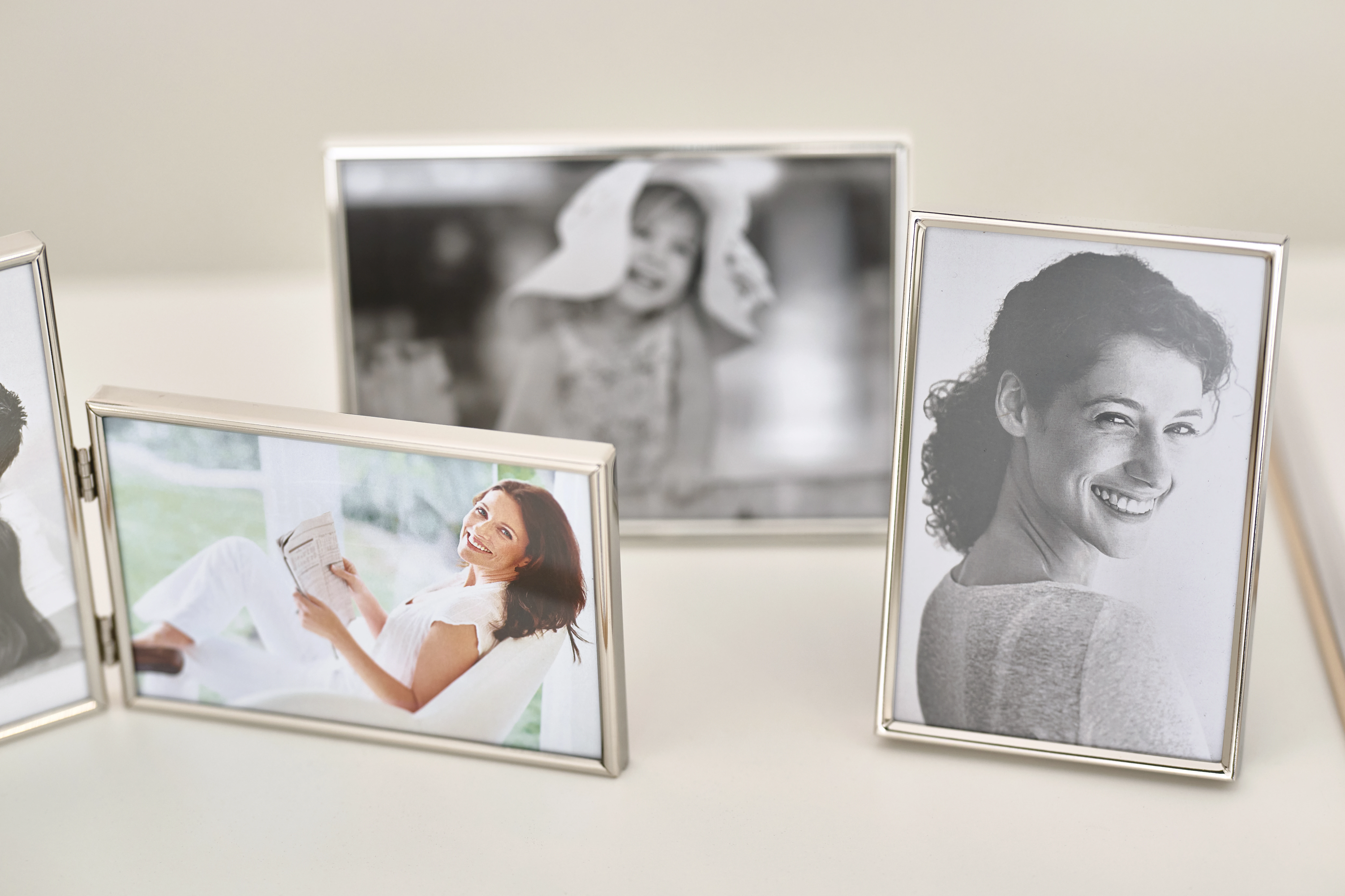 Bilderrahmen Otto (10x15 cm), edel versilbert, anlaufgeschützt, 2 Aufhänger