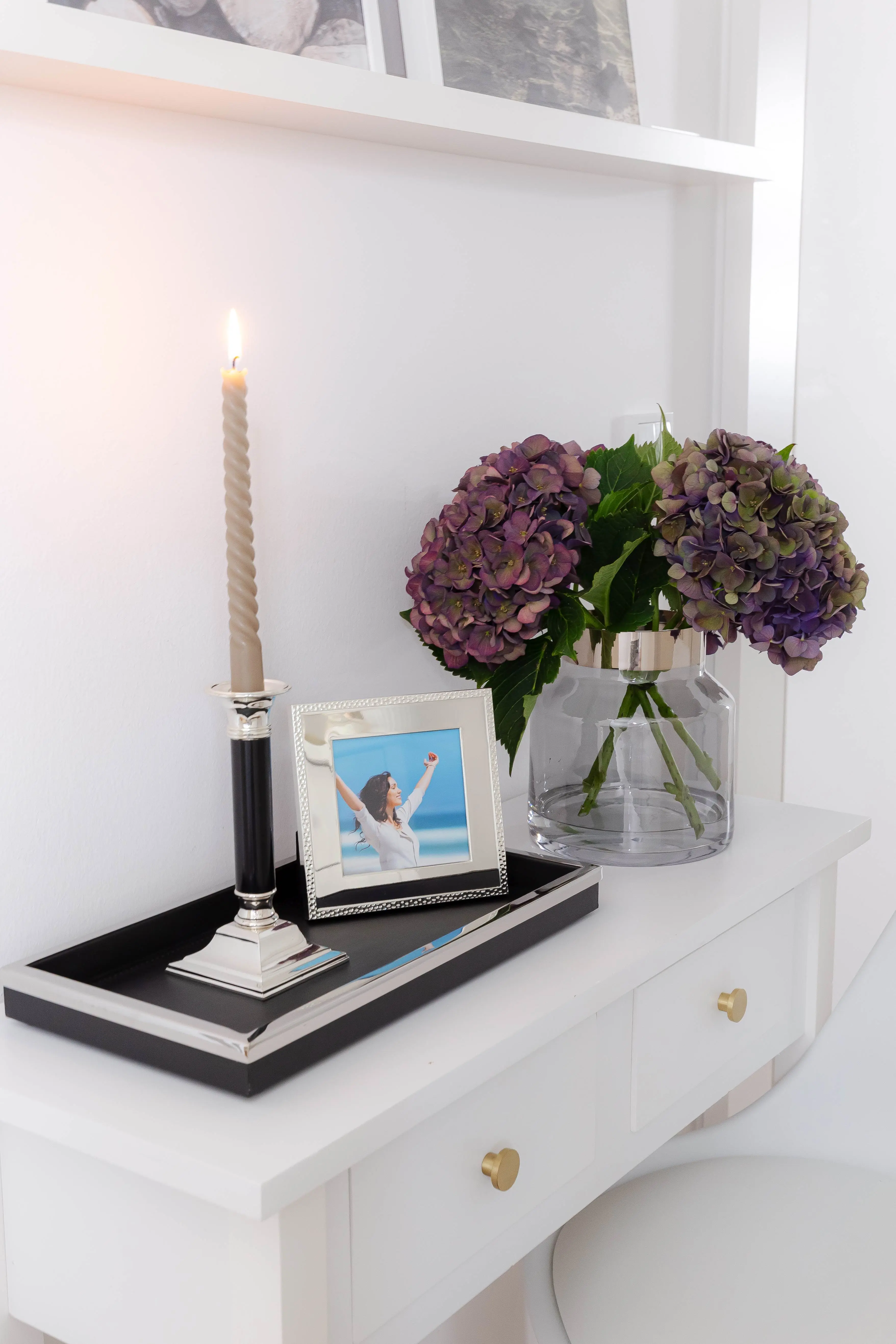 Vase Gabi (Höhe 19 cm, Ø 17 cm), dunkles mundgeblasenes Kristallglas mit Platinrand