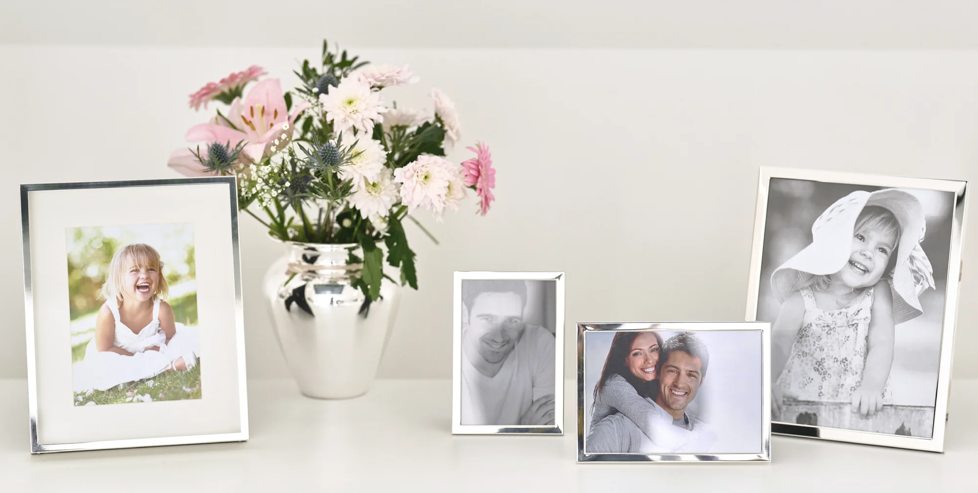 Moderne und schöne Bilderrahmen aus Silber