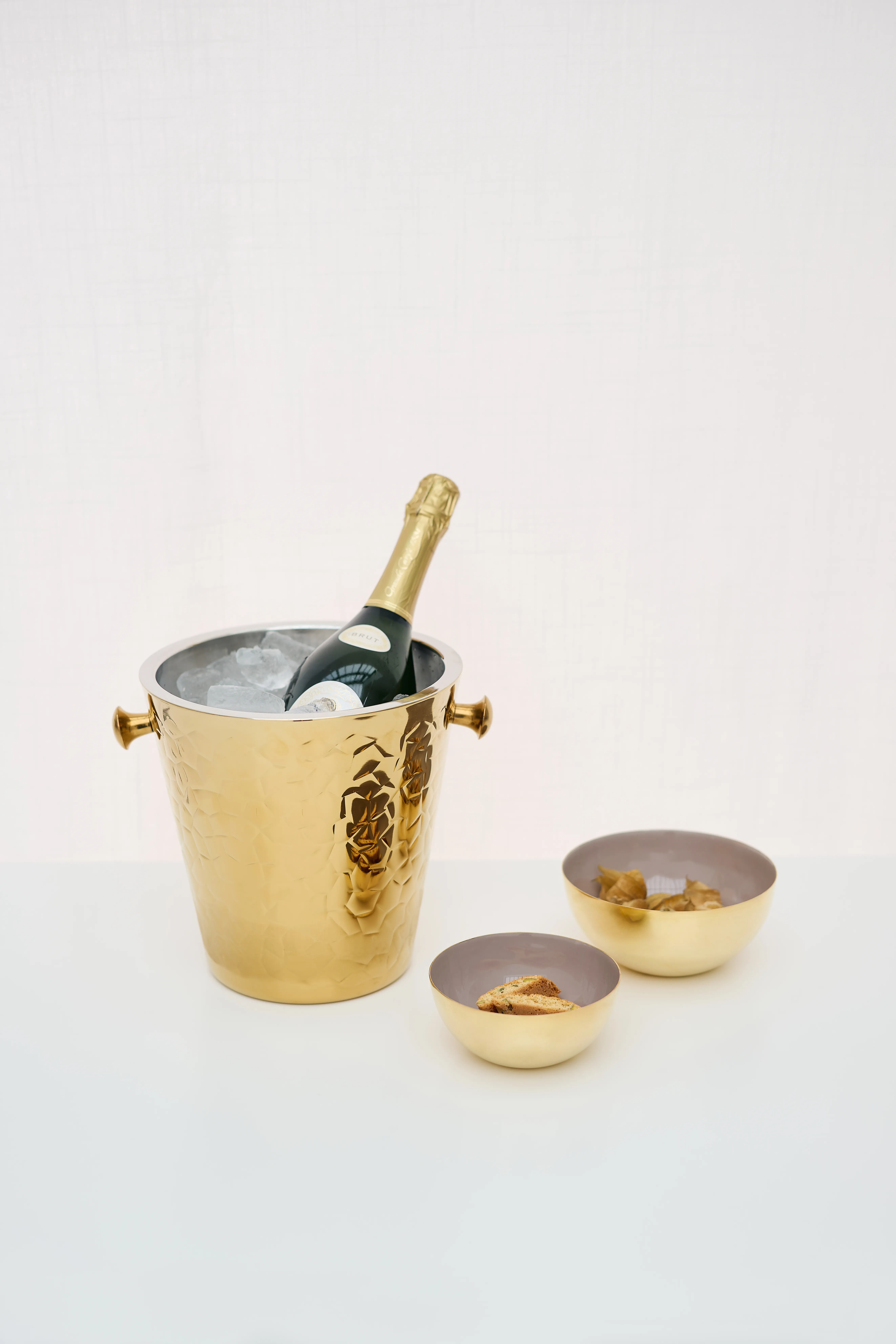Schale Liora (Ø 15,5 cm, Höhe 7 cm) Messing, Gold-Finish, hochglanzpoliert, innen Perlbeige