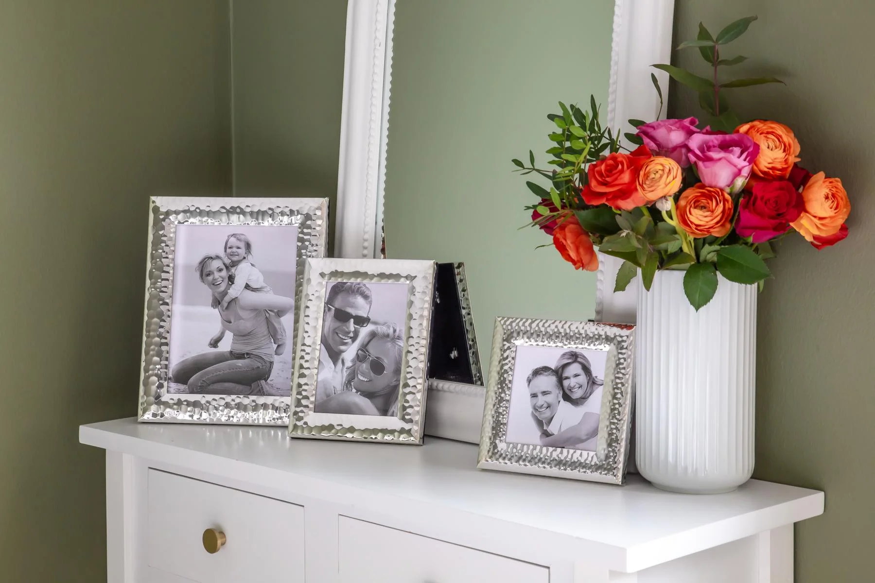 2er-Set Bilderrahmen Gubbio (10x15 cm), gehämmert, edel versilbert, anlaufgeschützt, 2 Aufhänger 2er-Set Bilderrahmen Gubbio (10x15 cm), gehämmert, edel versilbert, anlaufgeschützt, 2 Aufhänger