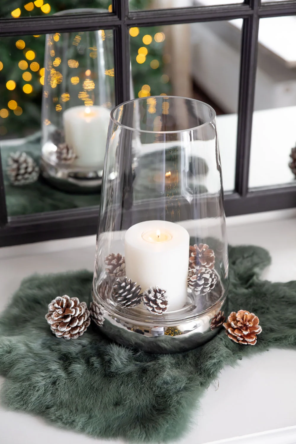 Windlicht Bora (Höhe 28 cm), glatt, vernickelter Keramikfuß Windlicht Bora (Höhe 28 cm), glatt, vernickelter Keramikfuß