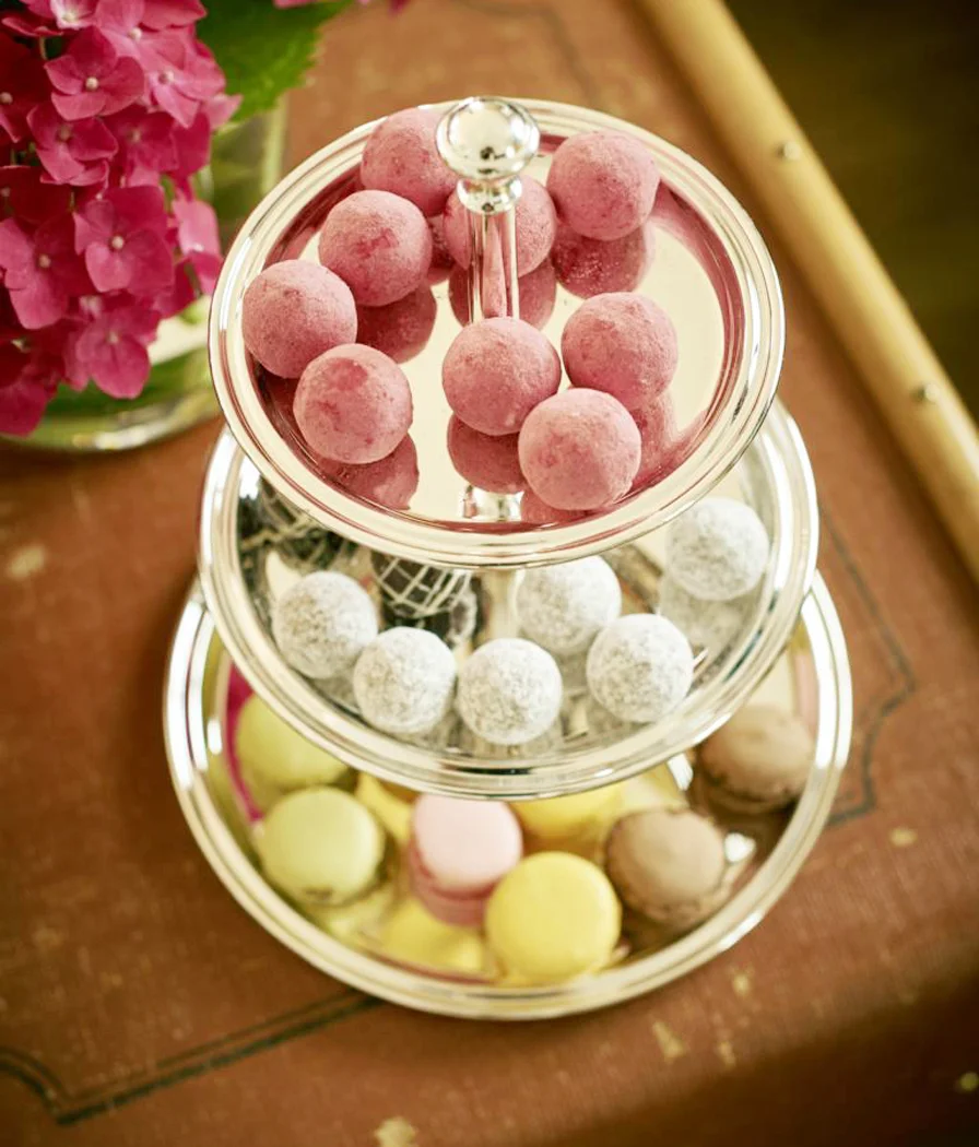 Etagere Faden (Höhe 29 cm, 3-stöckig), edel versilbert, anlaufgeschützt Etagere Faden (Höhe 29 cm, 3-stöckig), edel versilbert, anlaufgeschützt