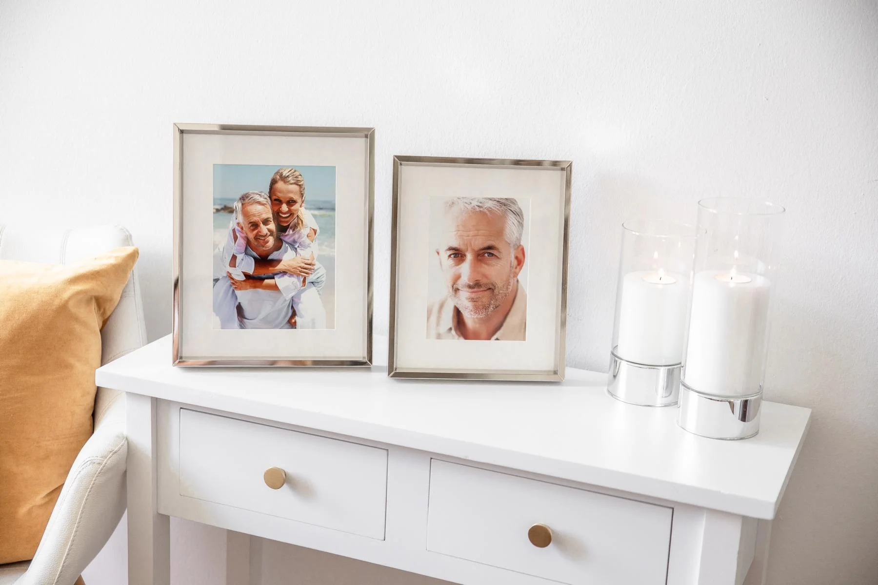 Bilderrahmen Perugia für Foto 15 x 20 cm, mit Passepartout, edel versilbert, anlaufgeschützt Bilderrahmen Perugia für Foto 15 x 20 cm, mit Passepartout, edel versilbert, anlaufgeschützt