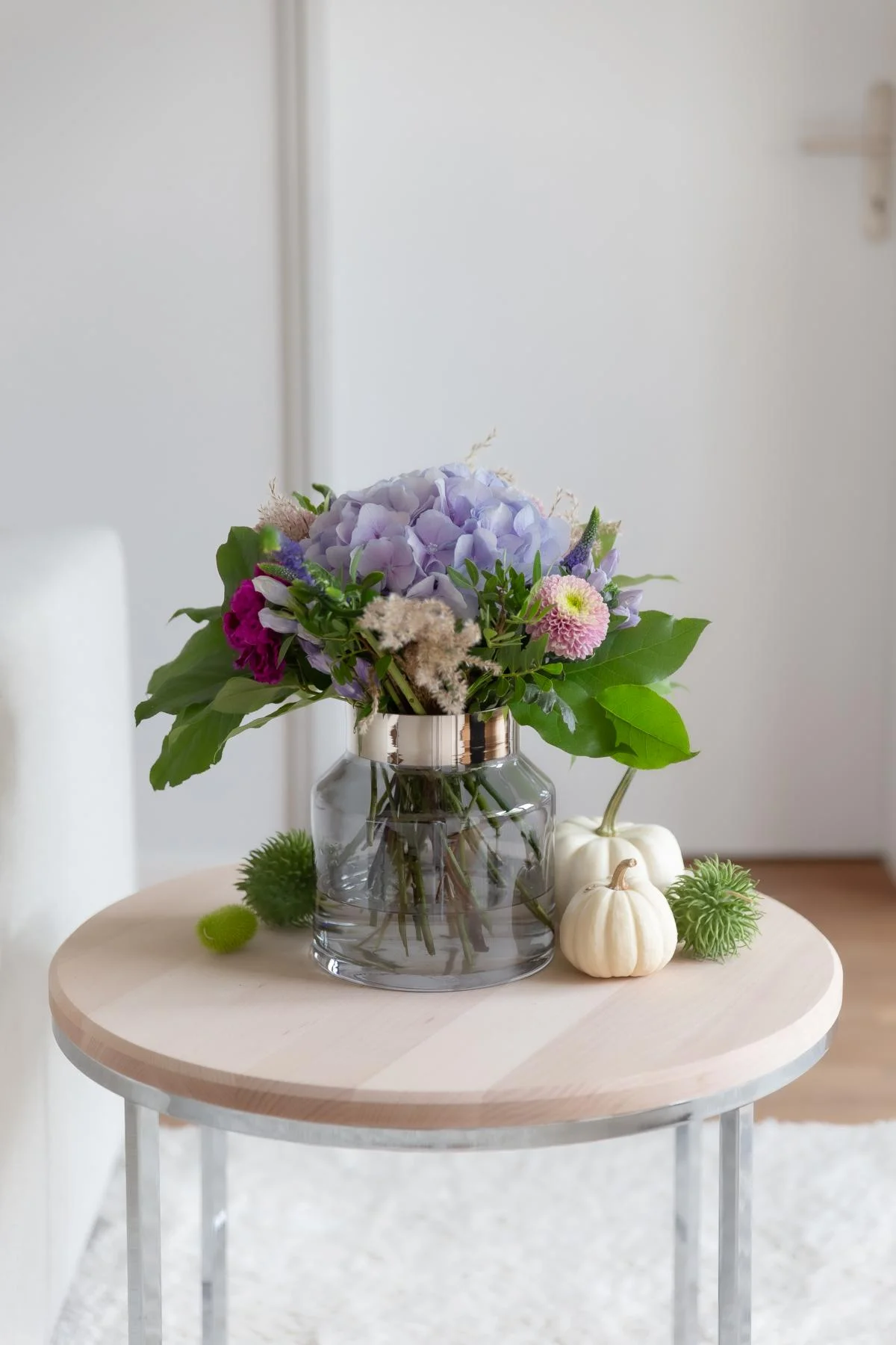 Vase Gabi (Höhe 19 cm, Ø 17 cm), dunkles mundgeblasenes Kristallglas mit Platinrand Vase Gabi (Höhe 19 cm, Ø 17 cm), dunkles mundgeblasenes Kristallglas mit Platinrand