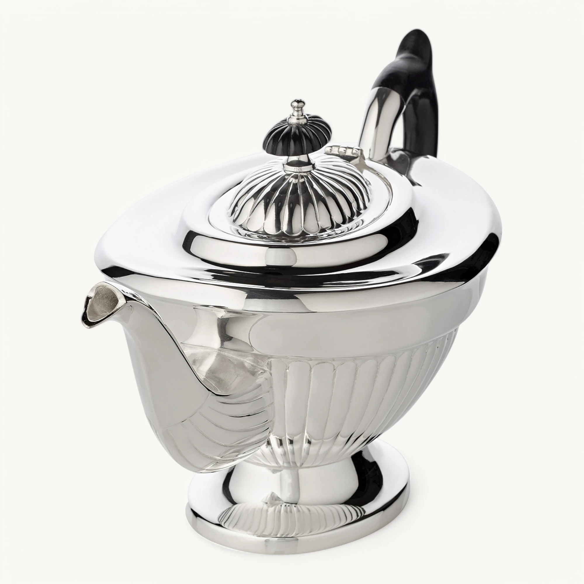 Teekanne Queen Anne, schwerversilbert, Länge 28 cm, Breite 14 cm, Höhe 16 cm, Füllmenge 0.9 Liter