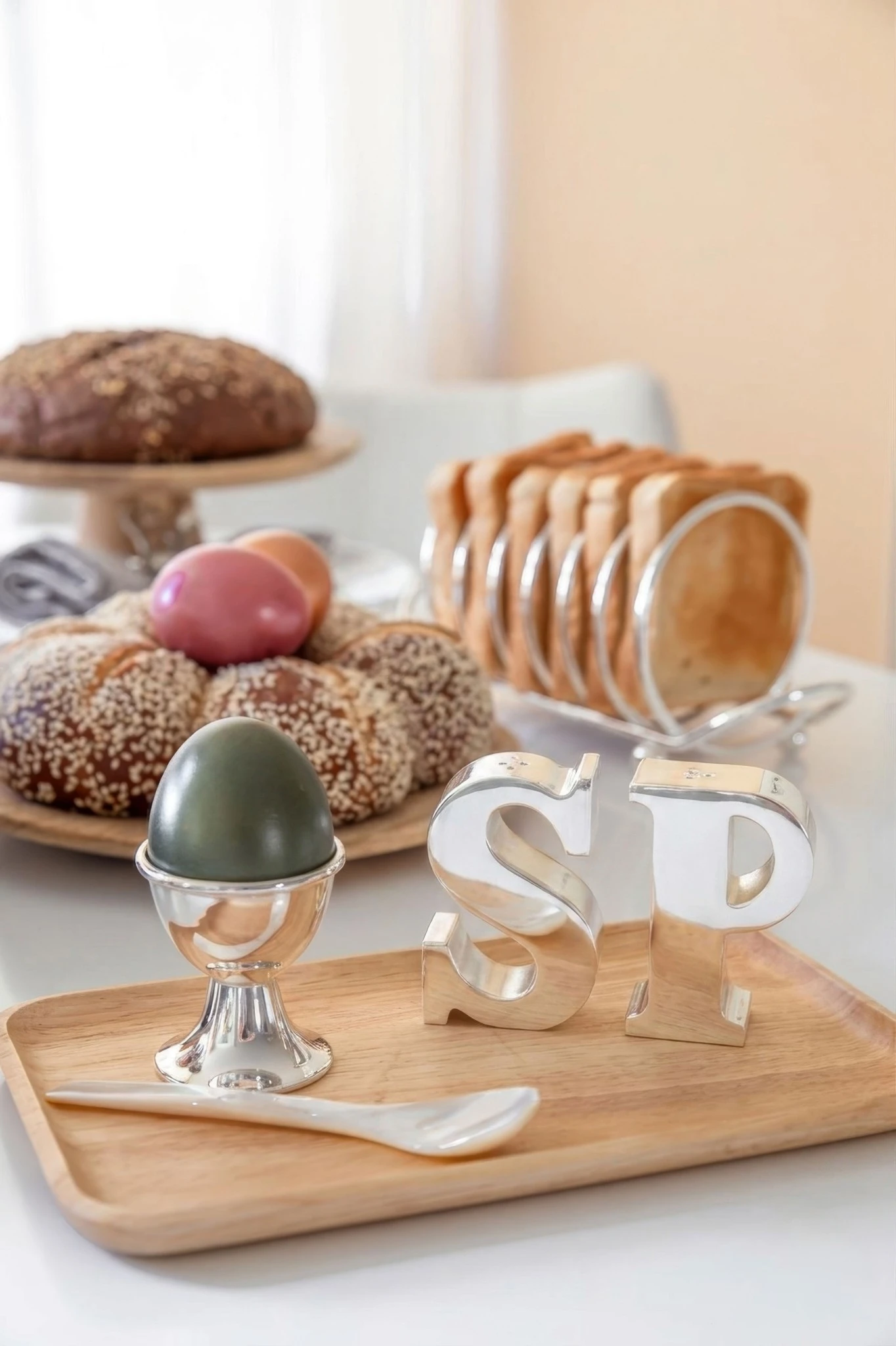 Salz- & Pfefferstreuer Favre, Buchstaben P & S, edel versilbert, Höhe 7 cm