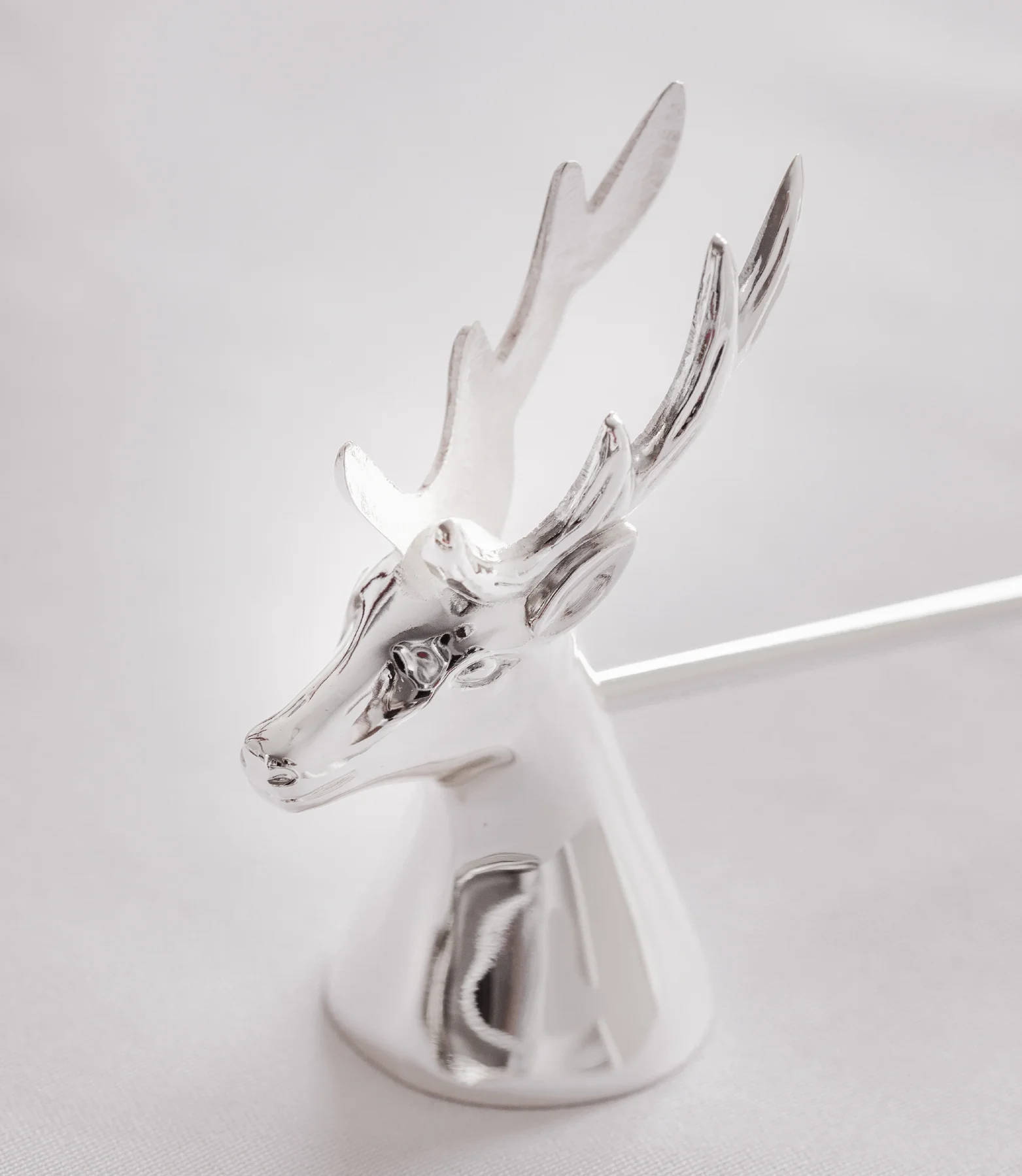 Kerzenlöscher Hirsch (Länge 26 cm), silberfarben, edel versilbert, anlaufgeschützt