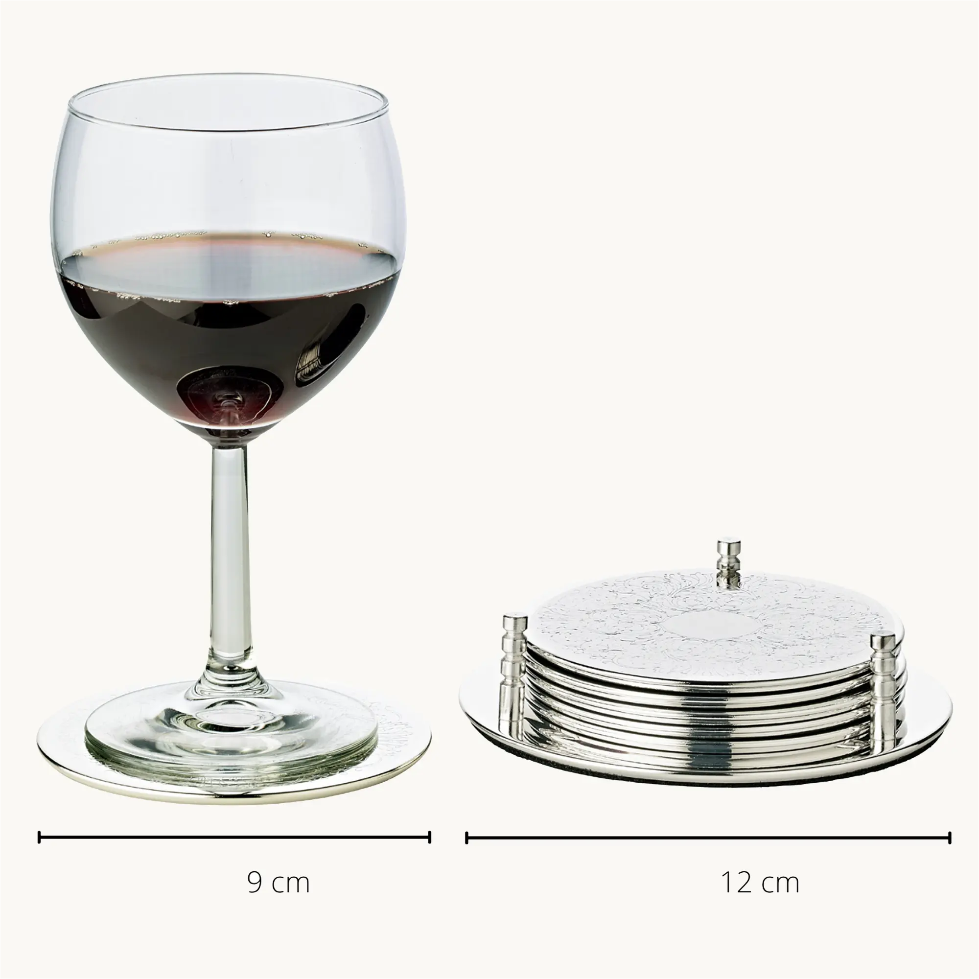 6er-Set Untersetzer Brügge (Ø 9 cm), inkl. Halter, edel versilbert, anlaufgeschützt 6er-Set Untersetzer Brügge (Ø 9 cm), inkl. Halter, edel versilbert, anlaufgeschützt