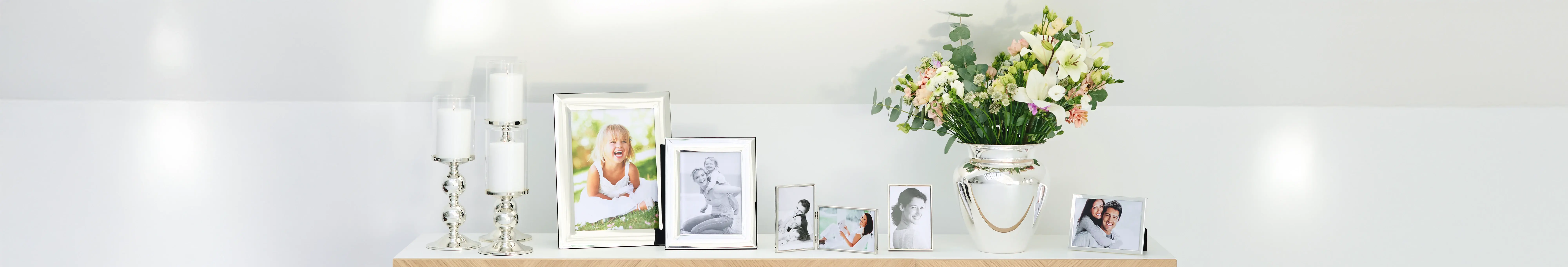 Elegante Wohnaccessoires und Bilderrahmen aus Silber für stilvolle Räume