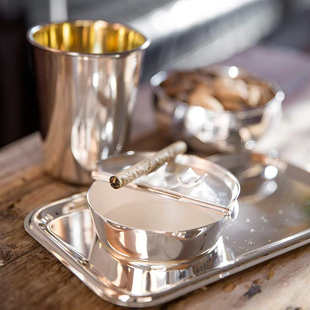 Klapp-Aschenbecher Herald, mit Wappen, schwerversilbert, Durchmesser 9,3 cm Klapp-Aschenbecher Herald, mit Wappen, schwerversilbert, Durchmesser 9,3 cm