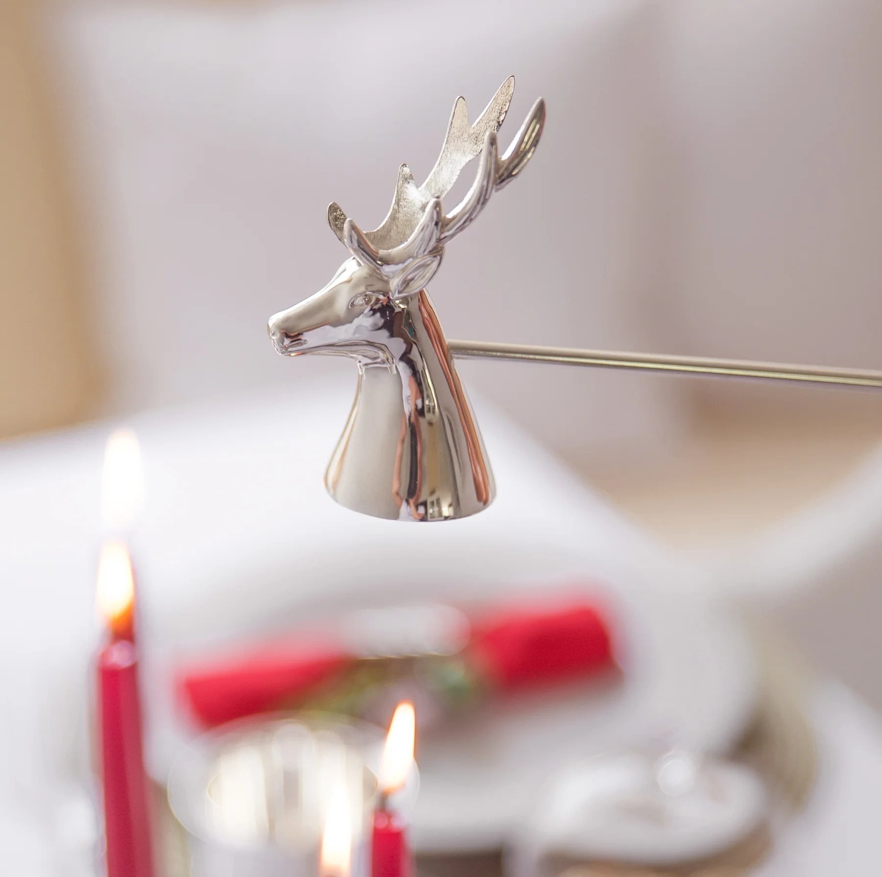 Kerzenlöscher Hirsch (Länge 26 cm), silberfarben, edel versilbert, anlaufgeschützt Kerzenlöscher Hirsch (Länge 26 cm), silberfarben, edel versilbert, anlaufgeschützt