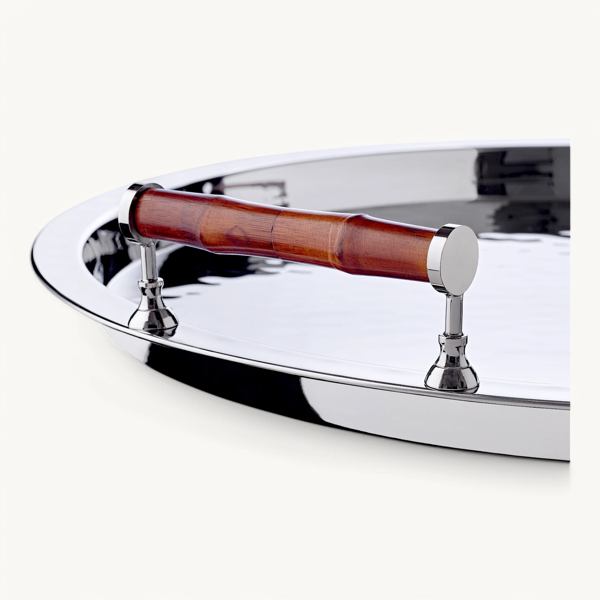 Serviertablett Hugo, Edelstahl vernickelt mit Bambusgriffen, rund, Durchmesser 55 cm