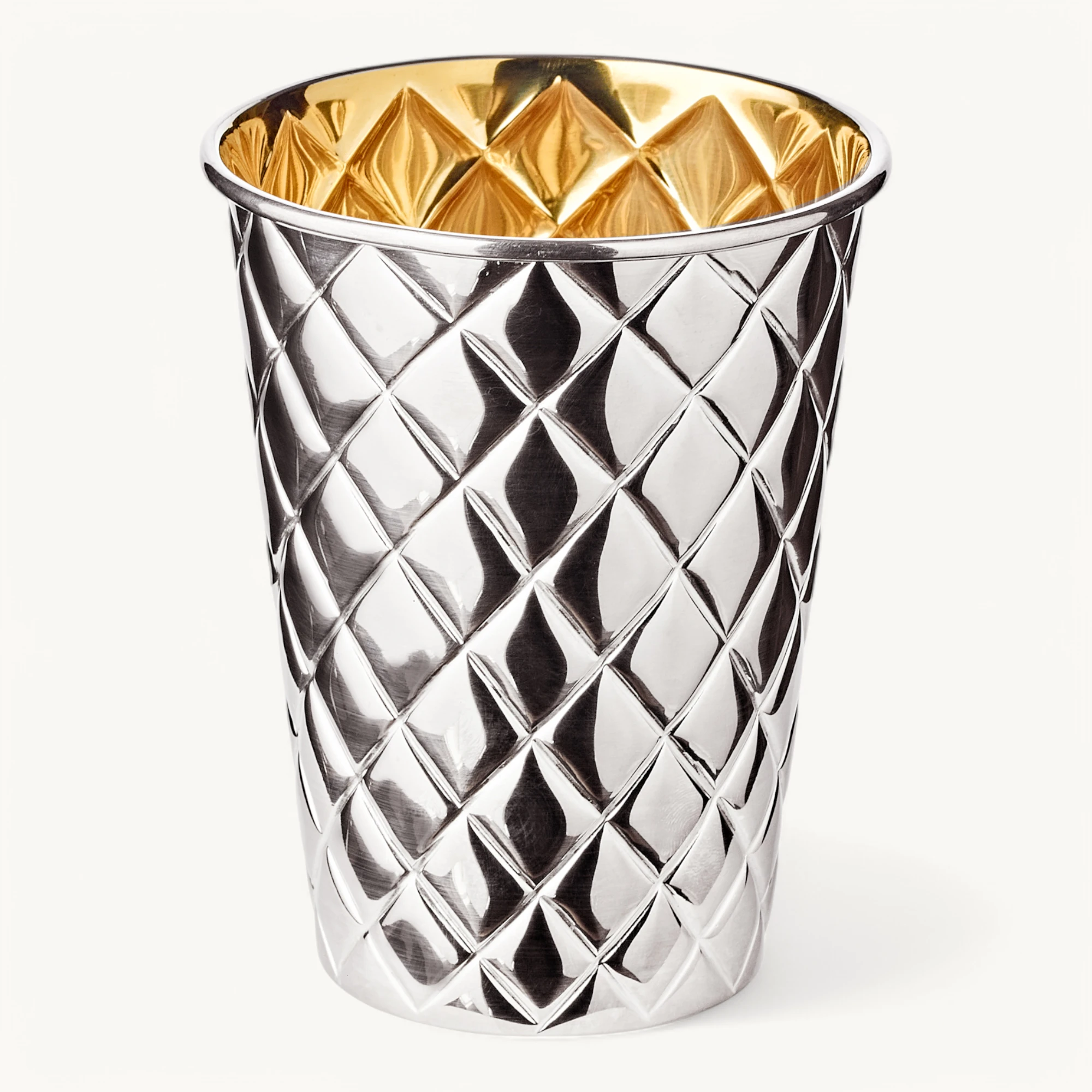 2. Wahl Silberbecher Pilar mit Rautenmuster, schwerversilbert, innen Goldfinish