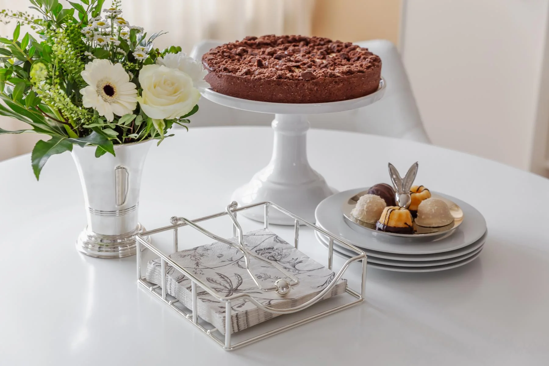 Serviettenhalter Atlas (19 x 19 cm) für Papierservietten, edel versilbert, anlaufgeschützt Serviettenhalter Atlas (19 x 19 cm) für Papierservietten, edel versilbert, anlaufgeschützt