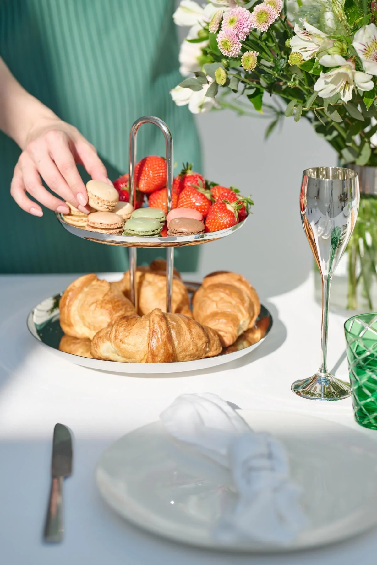 Etagere Apus (Höhe 28 cm, 2-stöckig), Edelstahl hochglanzpoliert Etagere Apus (Höhe 28 cm, 2-stöckig), Edelstahl hochglanzpoliert