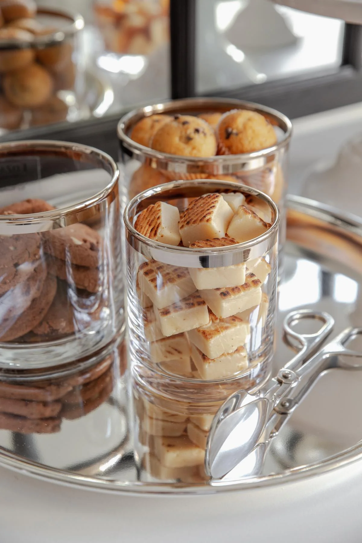 Windlicht Molly (Höhe 10 cm, Ø 11,5 cm), mundgeblasenes Kristallglas mit Platinrand Windlicht Molly (Höhe 10 cm, Ø 11,5 cm), mundgeblasenes Kristallglas mit Platinrand