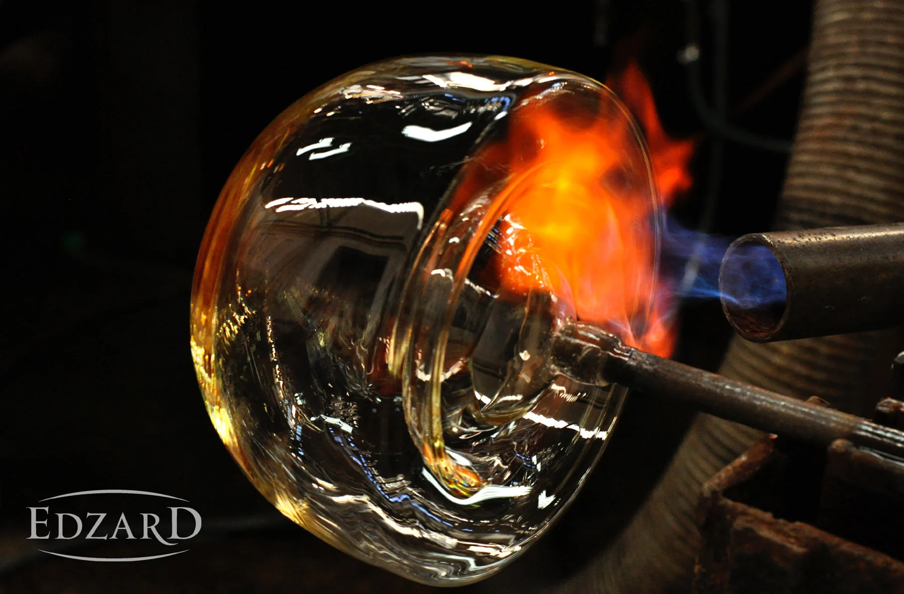 Vase Toby (Höhe 23 cm, Ø 22 cm), mundgeblasenes Kristallglas mit Platinrand Vase Toby (Höhe 23 cm, Ø 22 cm), mundgeblasenes Kristallglas mit Platinrand