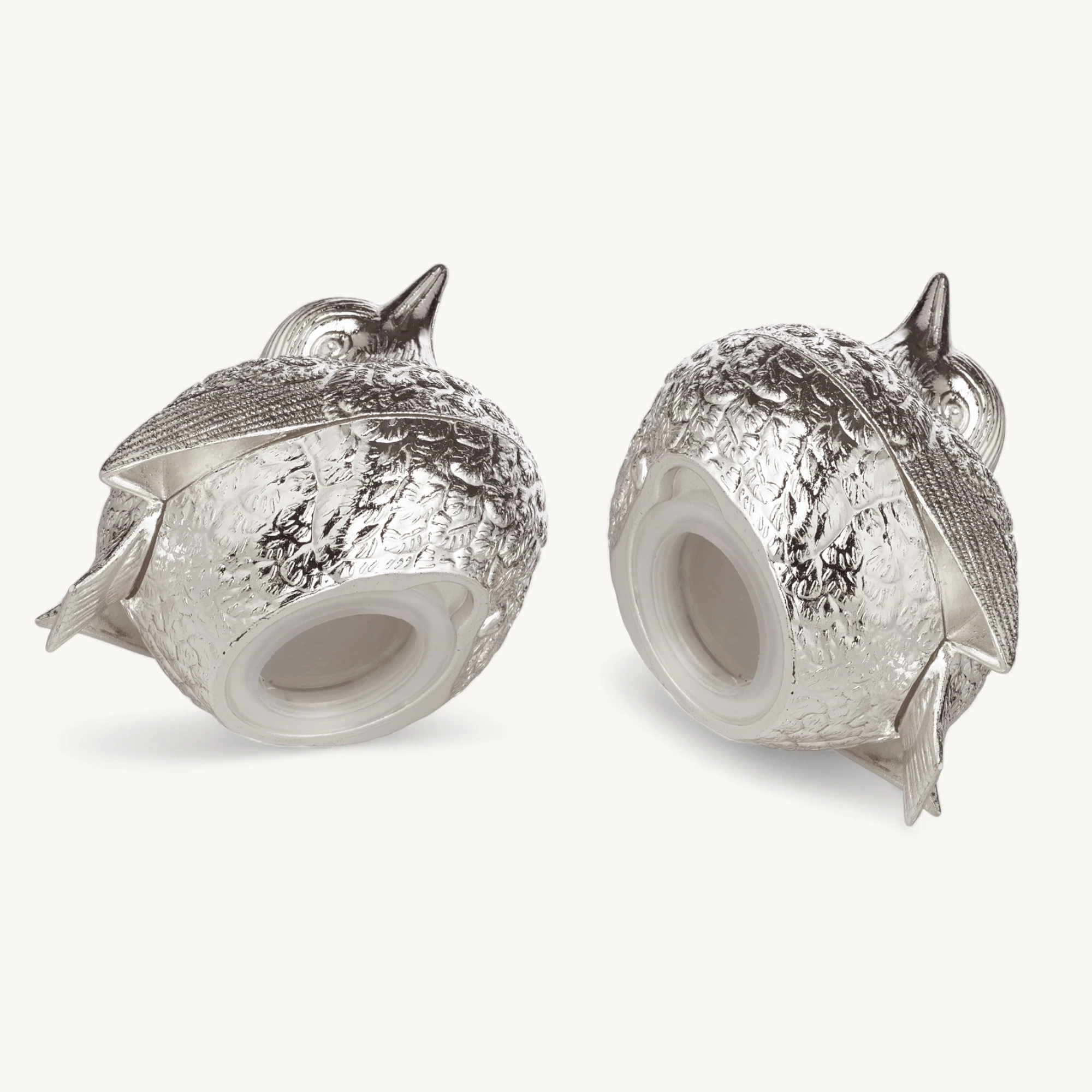 Salz- und Pfefferstreuer Spatzen, Höhe 6 cm, edel versilbert, anlaufgeschützt Salz- und Pfefferstreuer Spatzen, Höhe 6 cm, edel versilbert, anlaufgeschützt