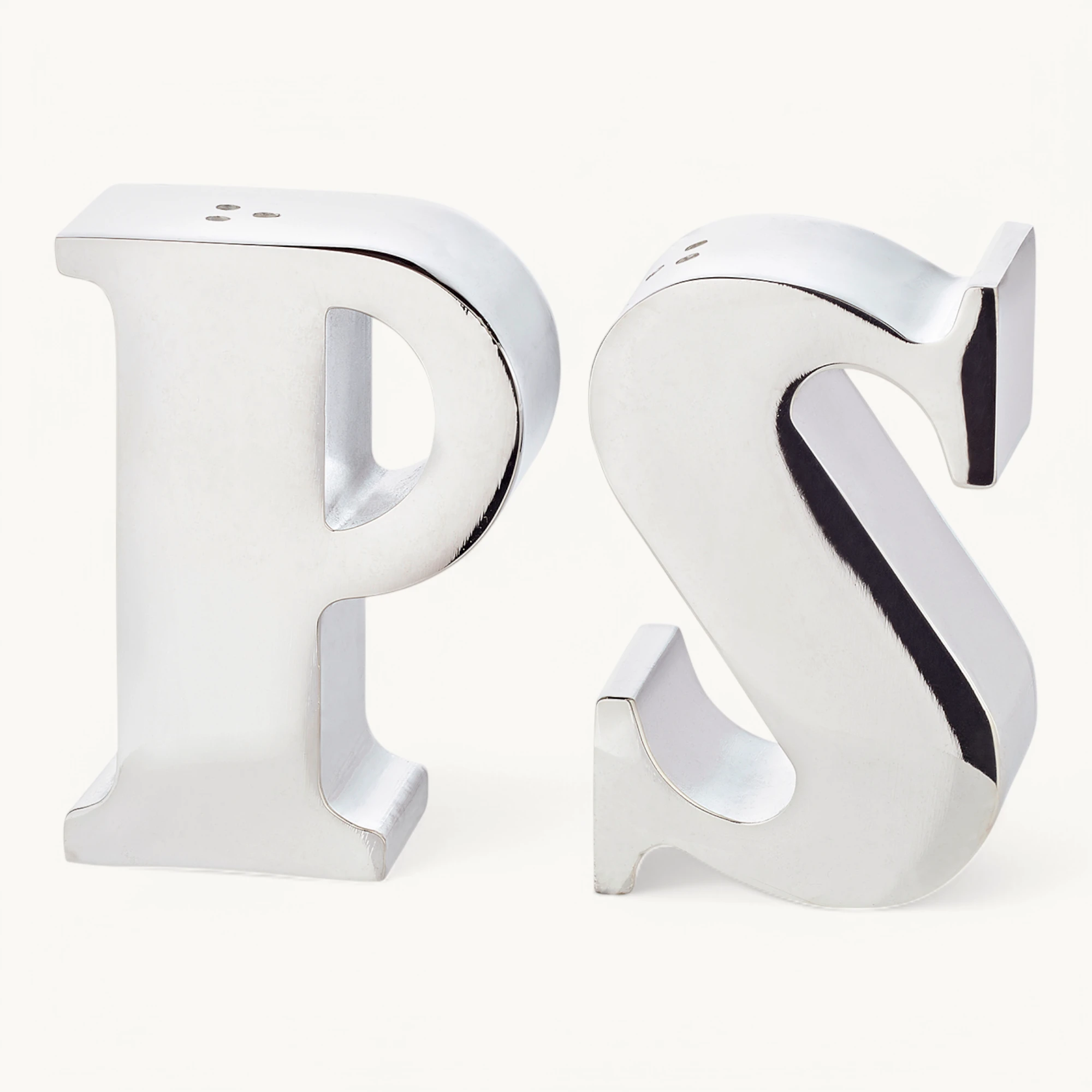 Salz- & Pfefferstreuer Favre, Buchstaben P & S, edel versilbert, Höhe 7 cm